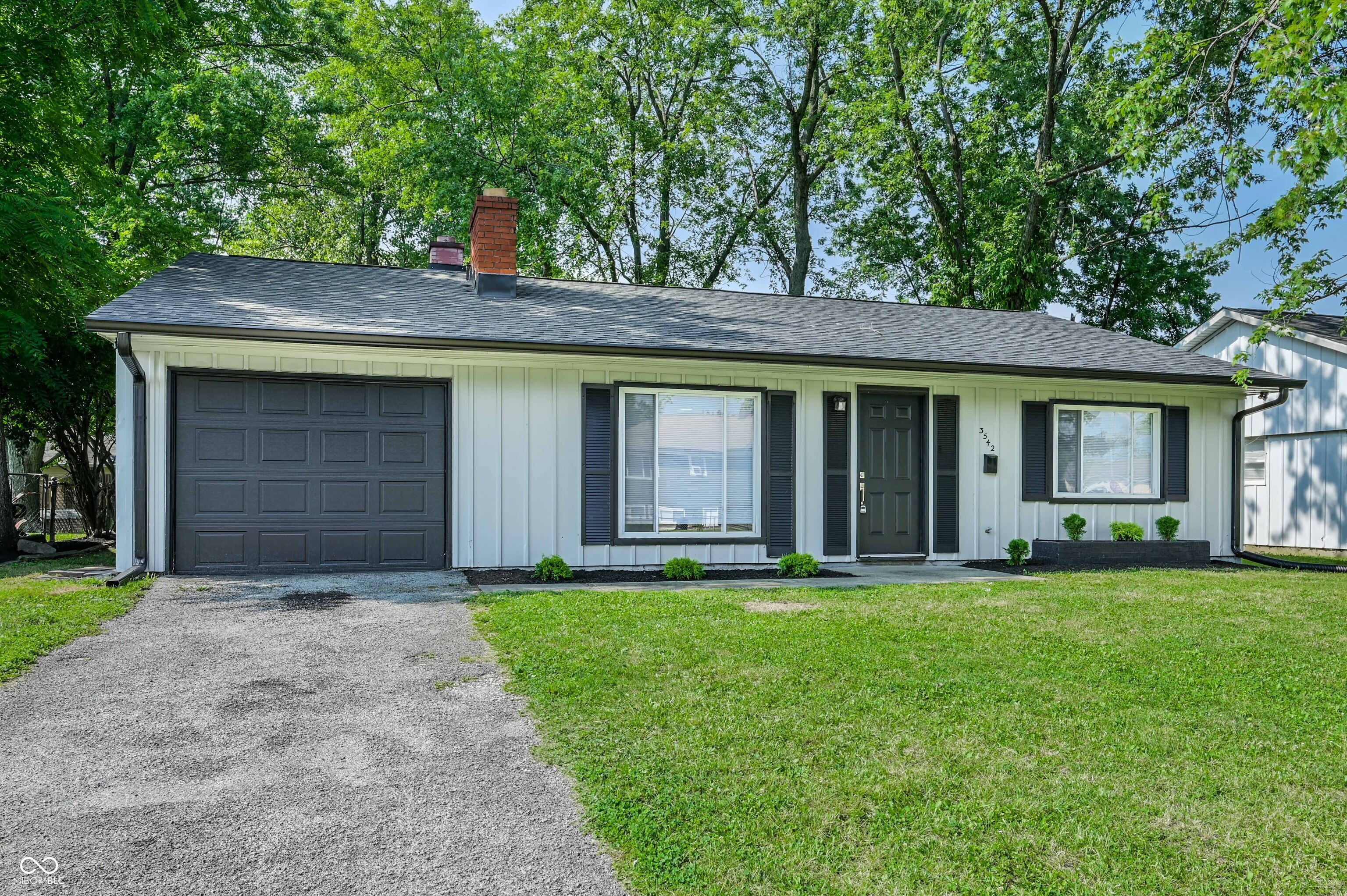 3542 Maura Lane