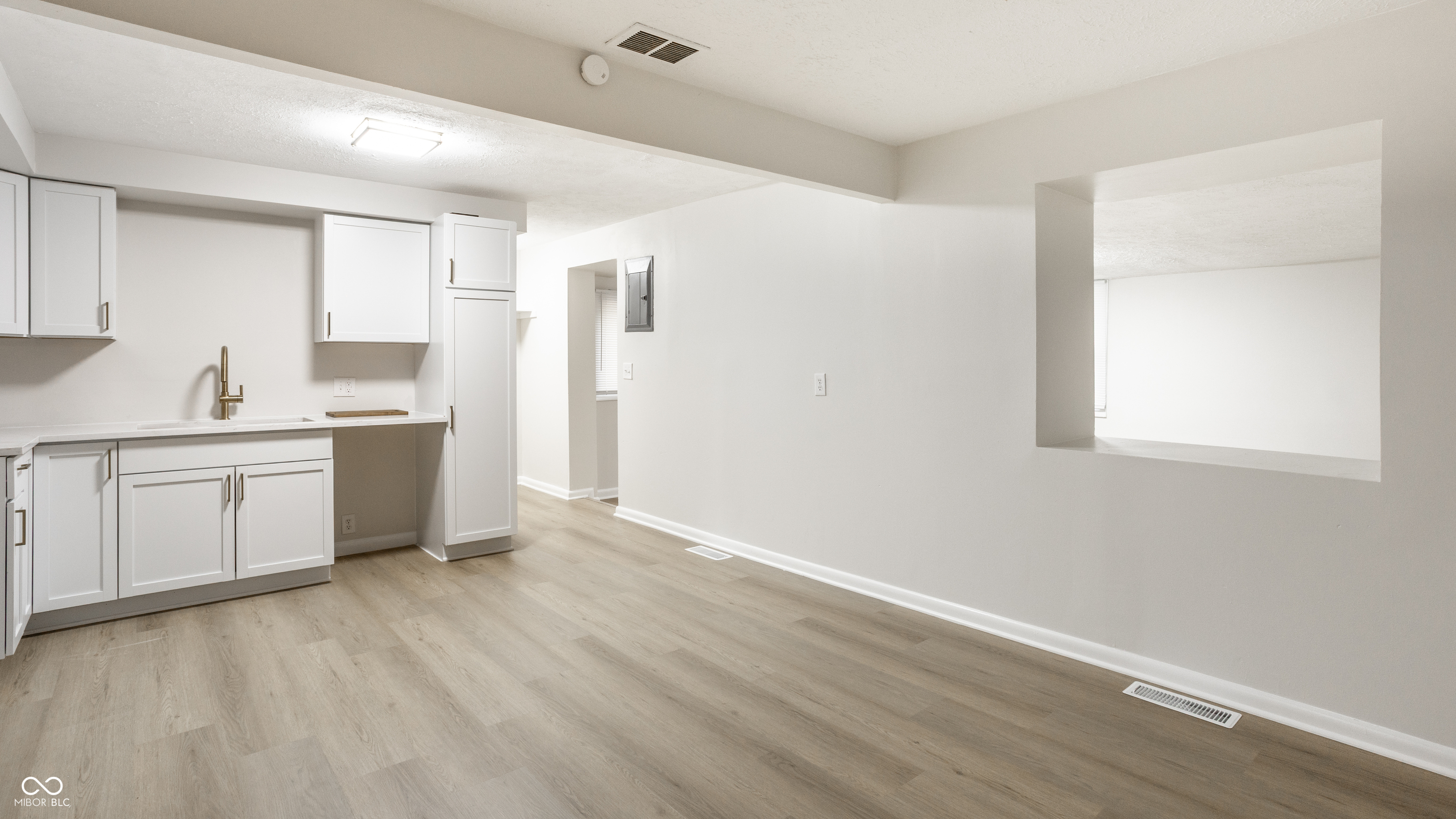 2016 W 75th Place