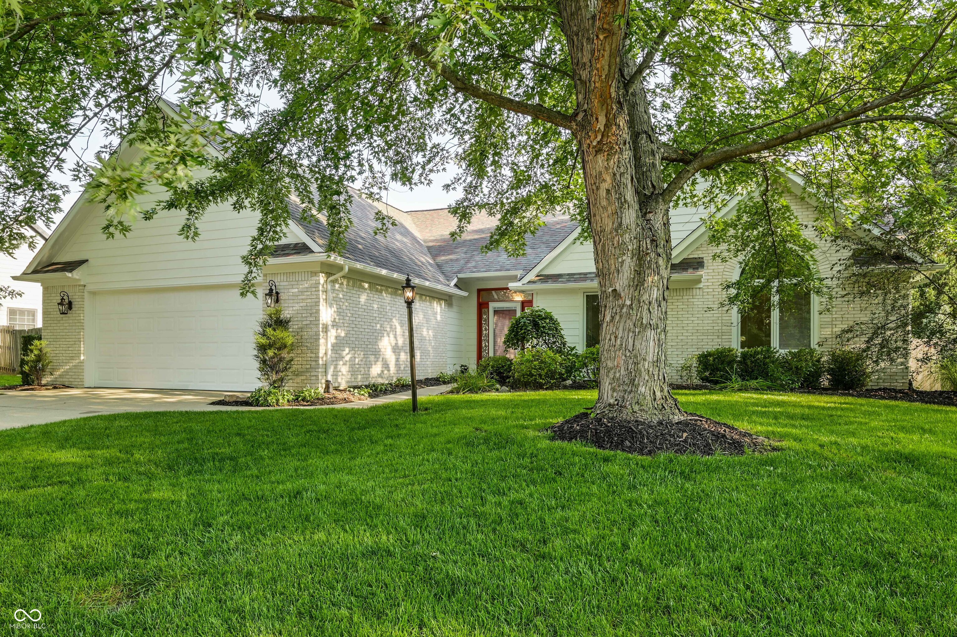 9020 Pinecreek Court