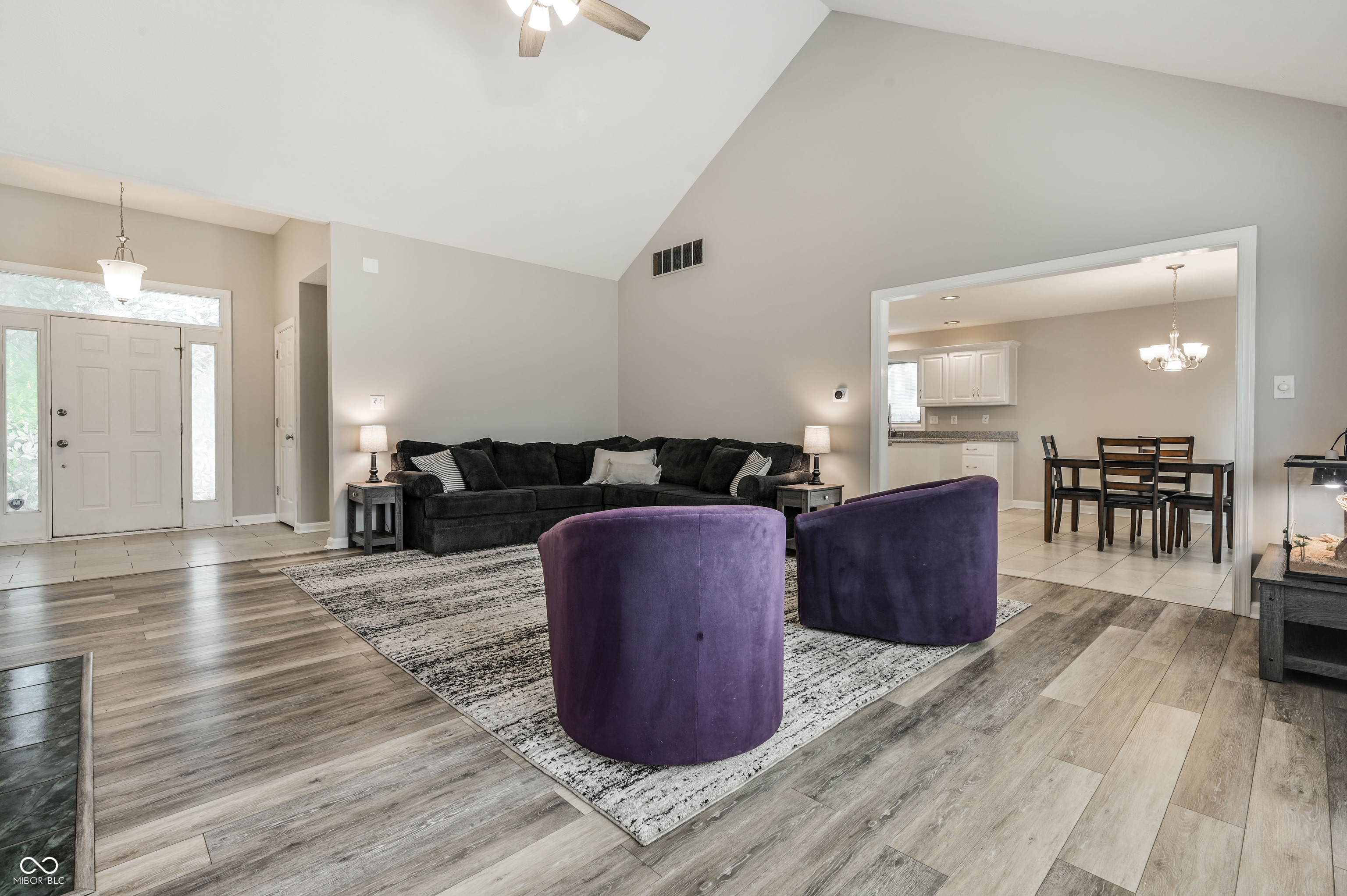 9020 Pinecreek Court