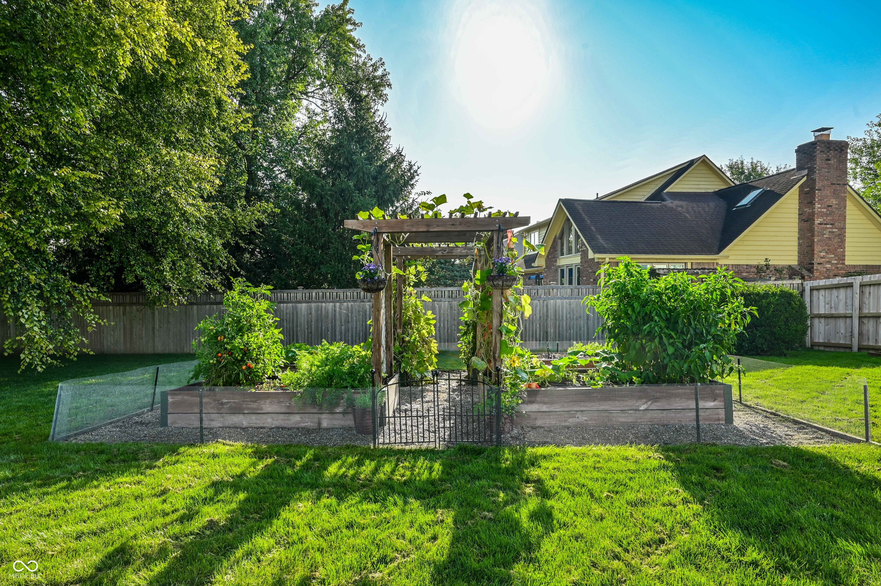 9020 Pinecreek Court