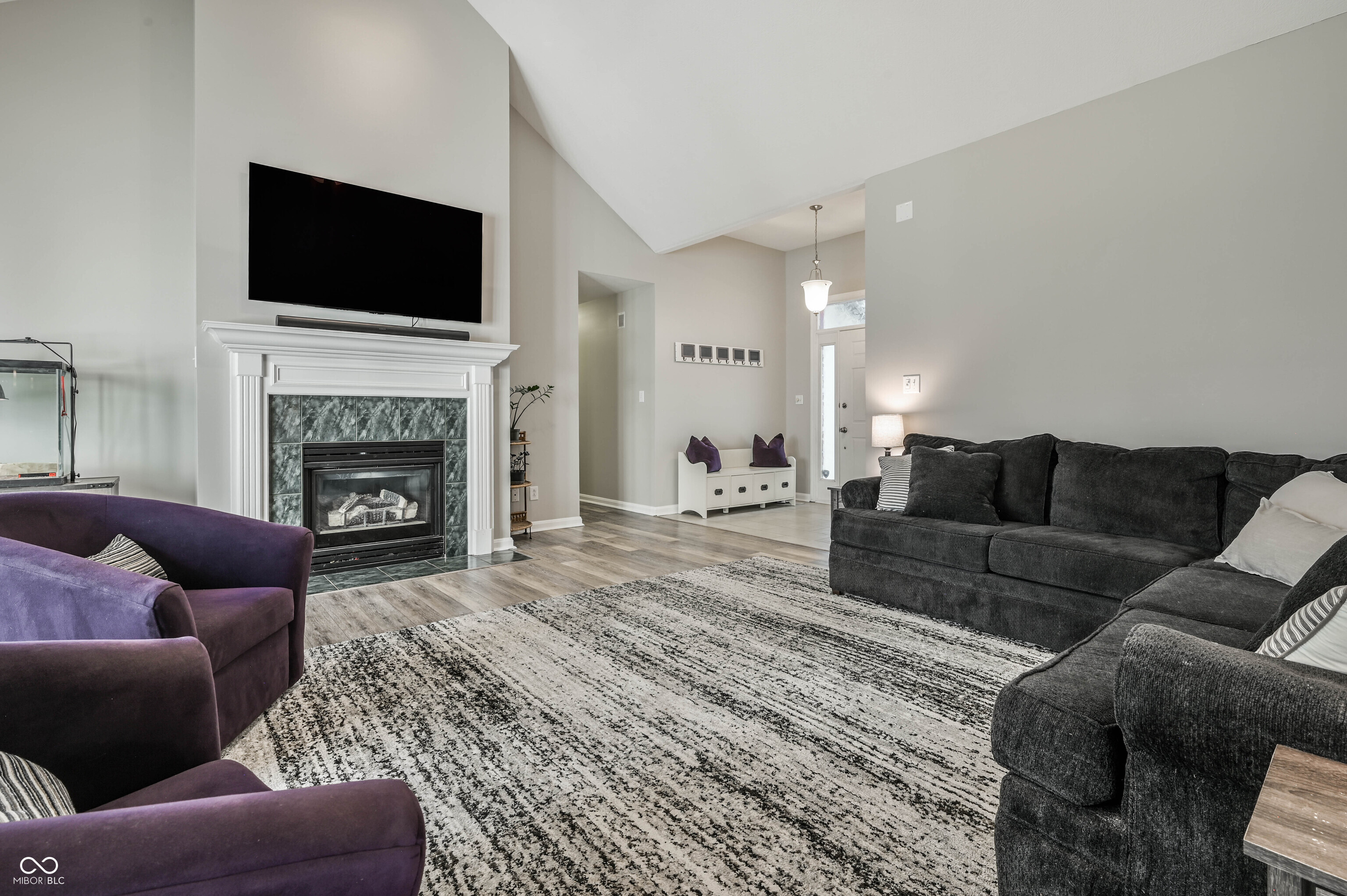 9020 Pinecreek Court