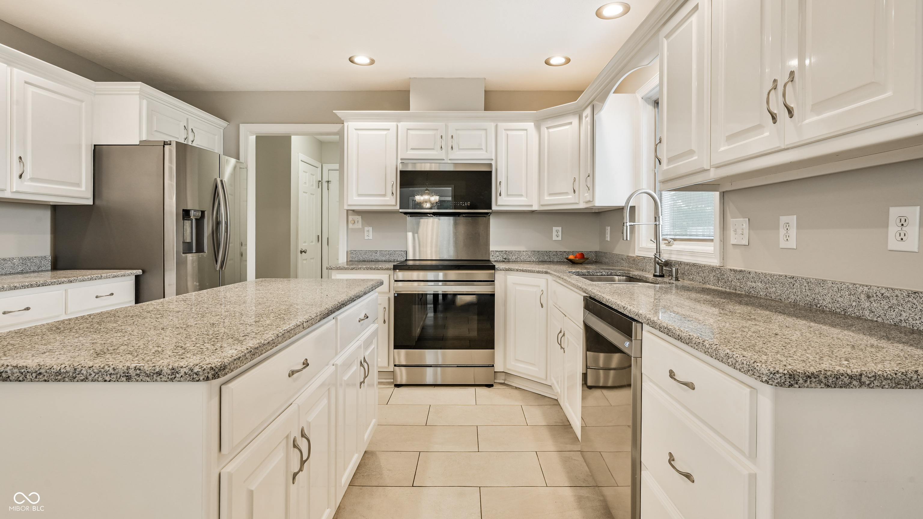 9020 Pinecreek Court
