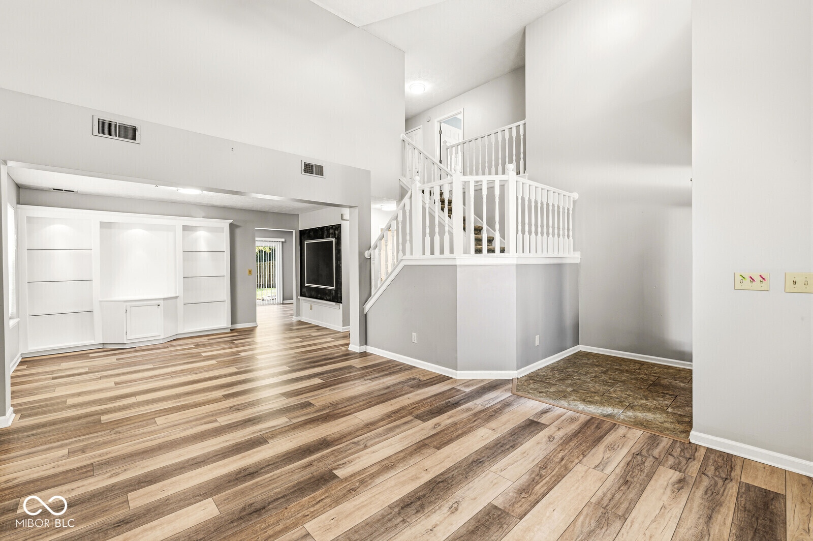 6244 Valleyview Drive