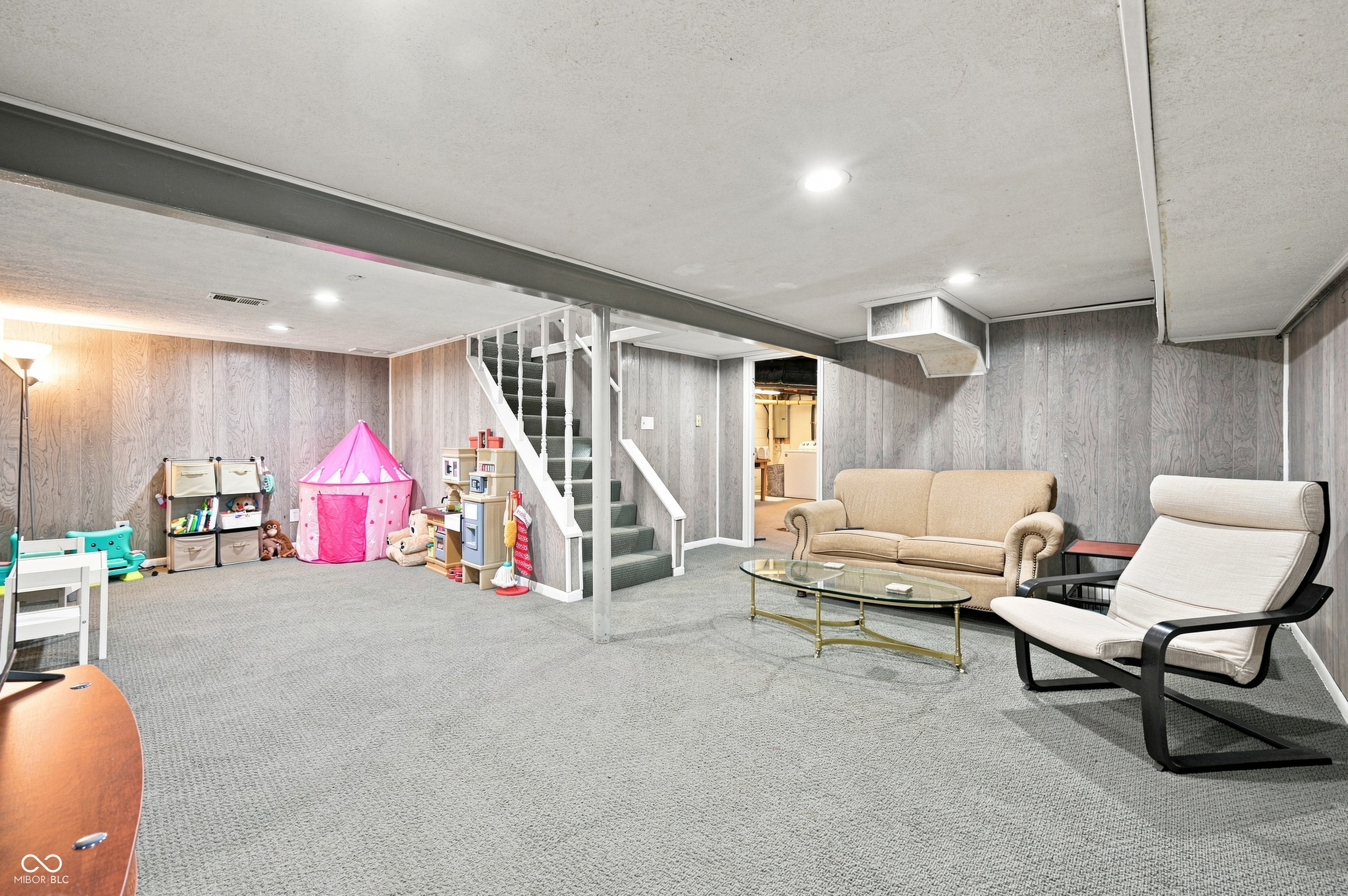 6305 Douglas Road
