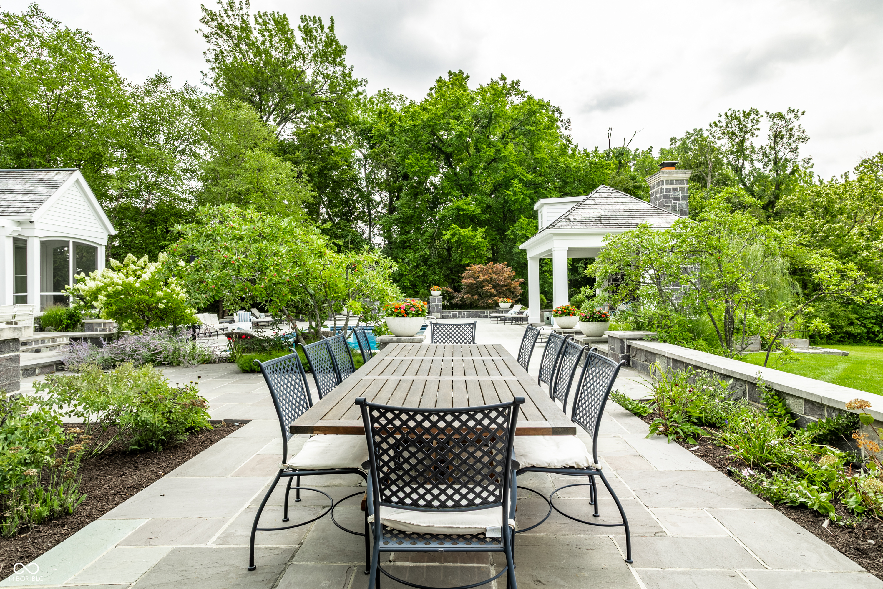 1121 Laurelwood