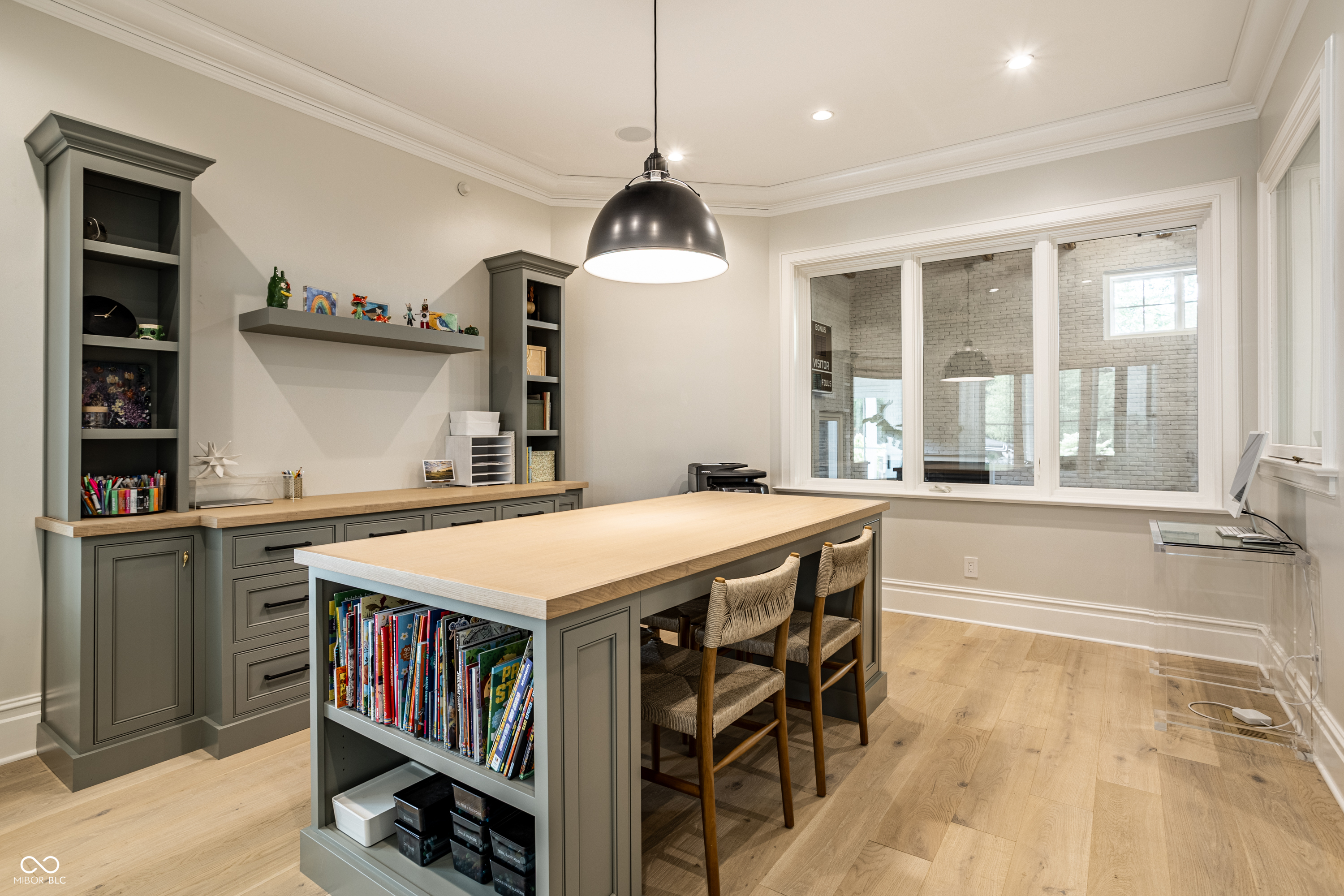 1121 Laurelwood