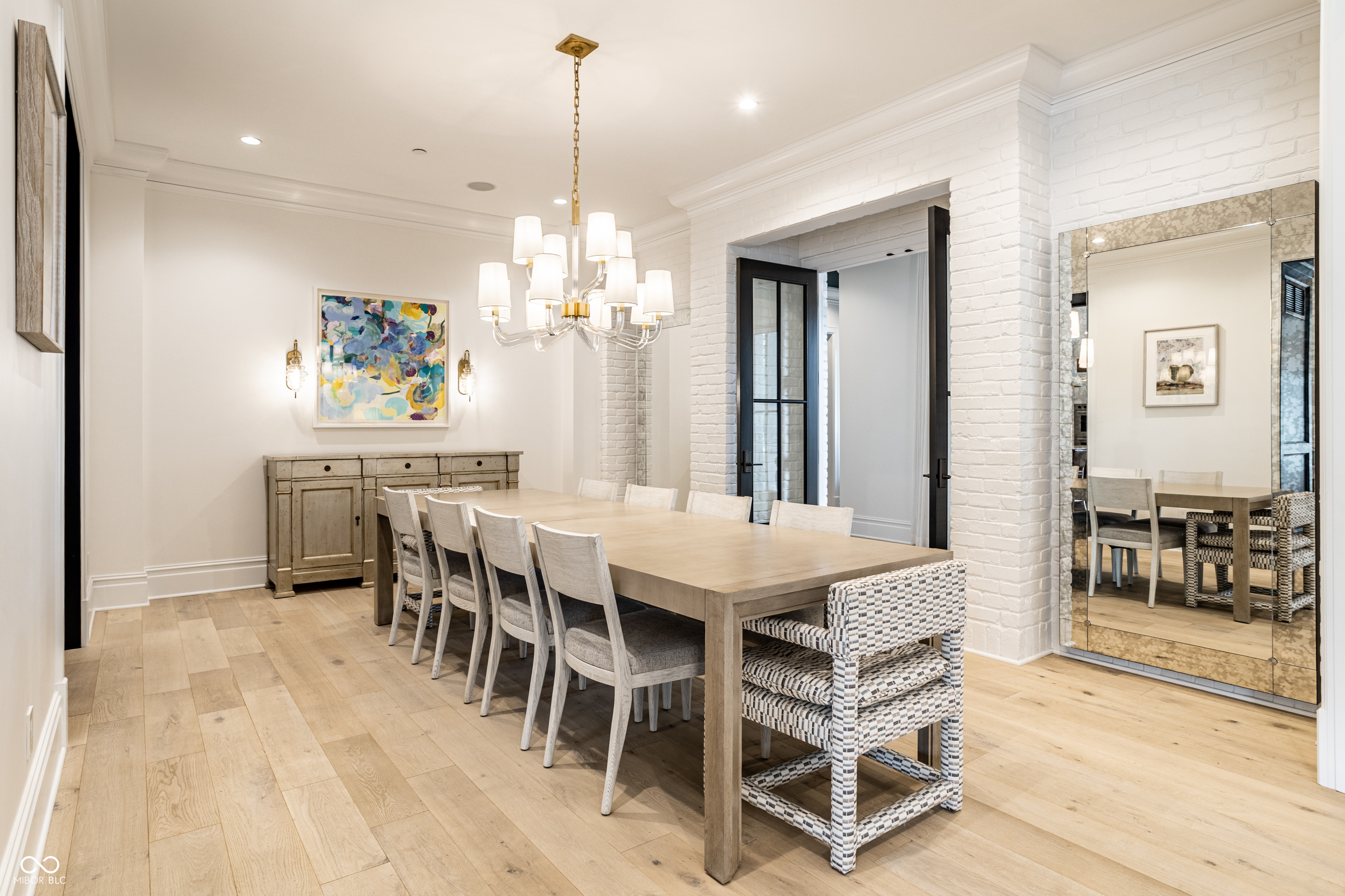 1121 Laurelwood
