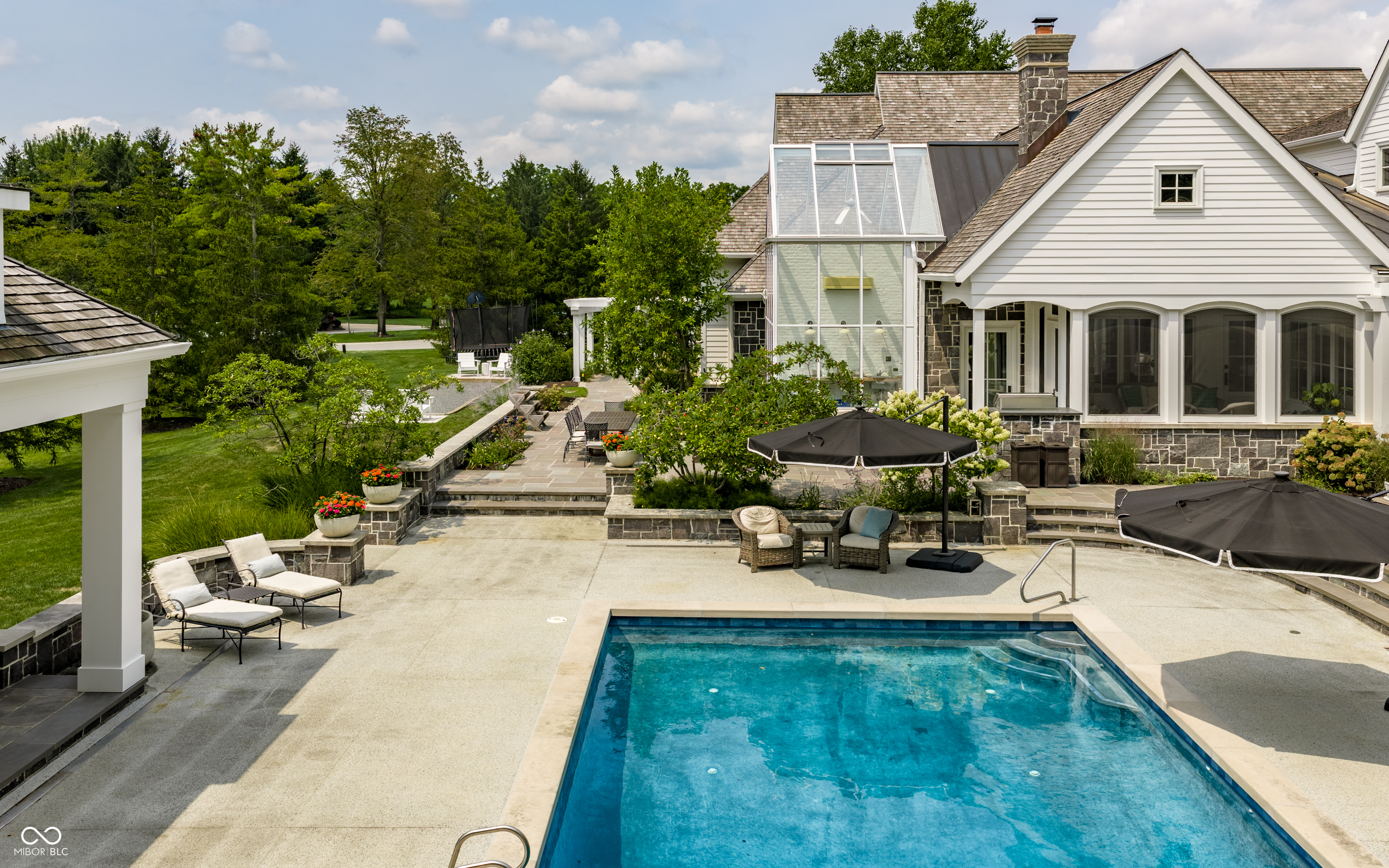 1121 Laurelwood