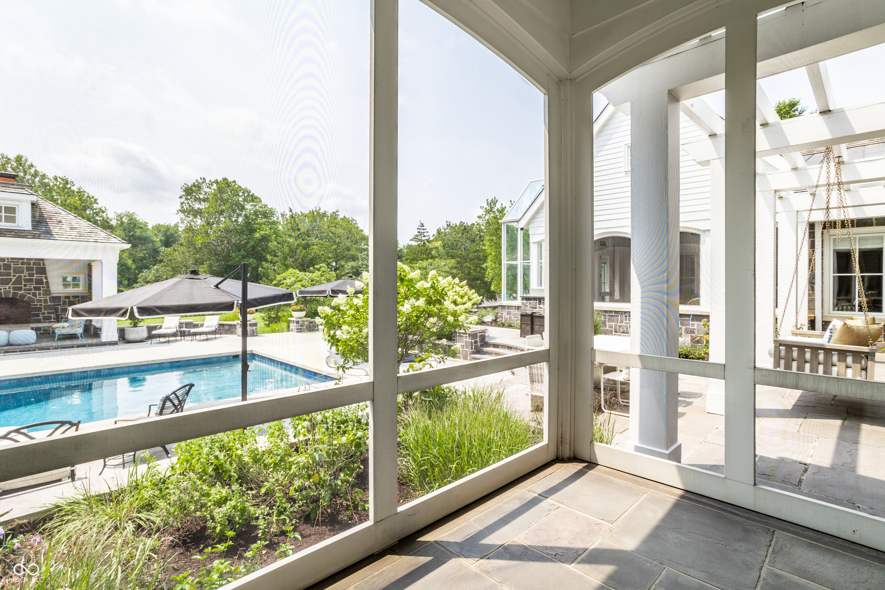 1121 Laurelwood