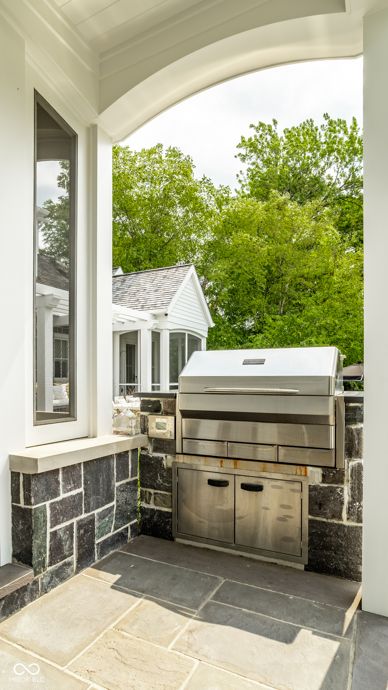 1121 Laurelwood