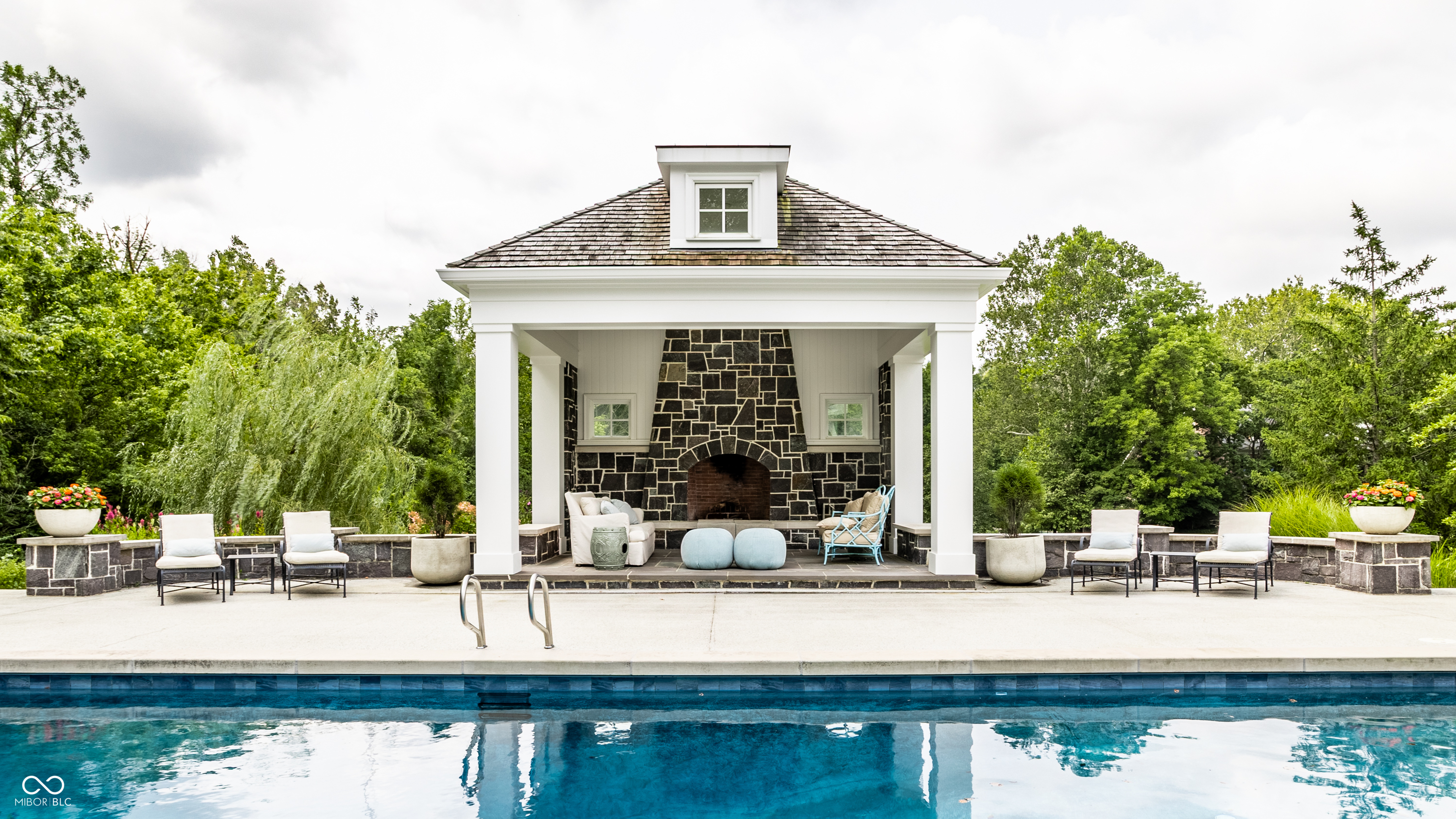 1121 Laurelwood