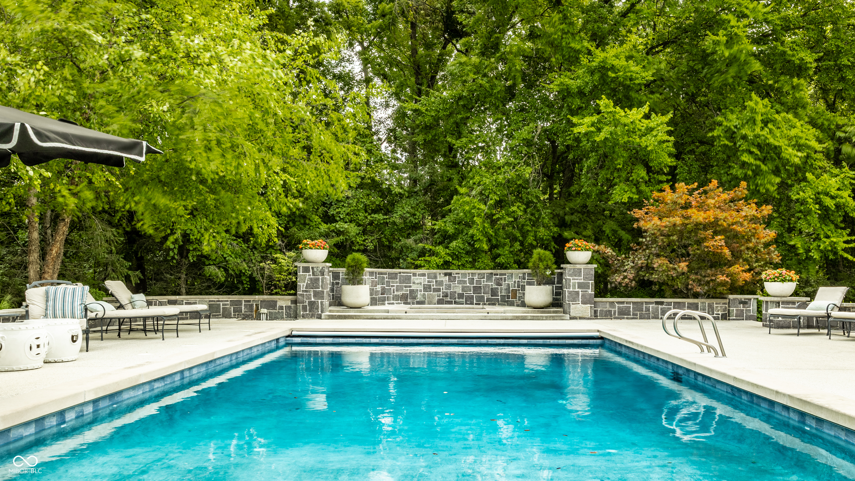 1121 Laurelwood