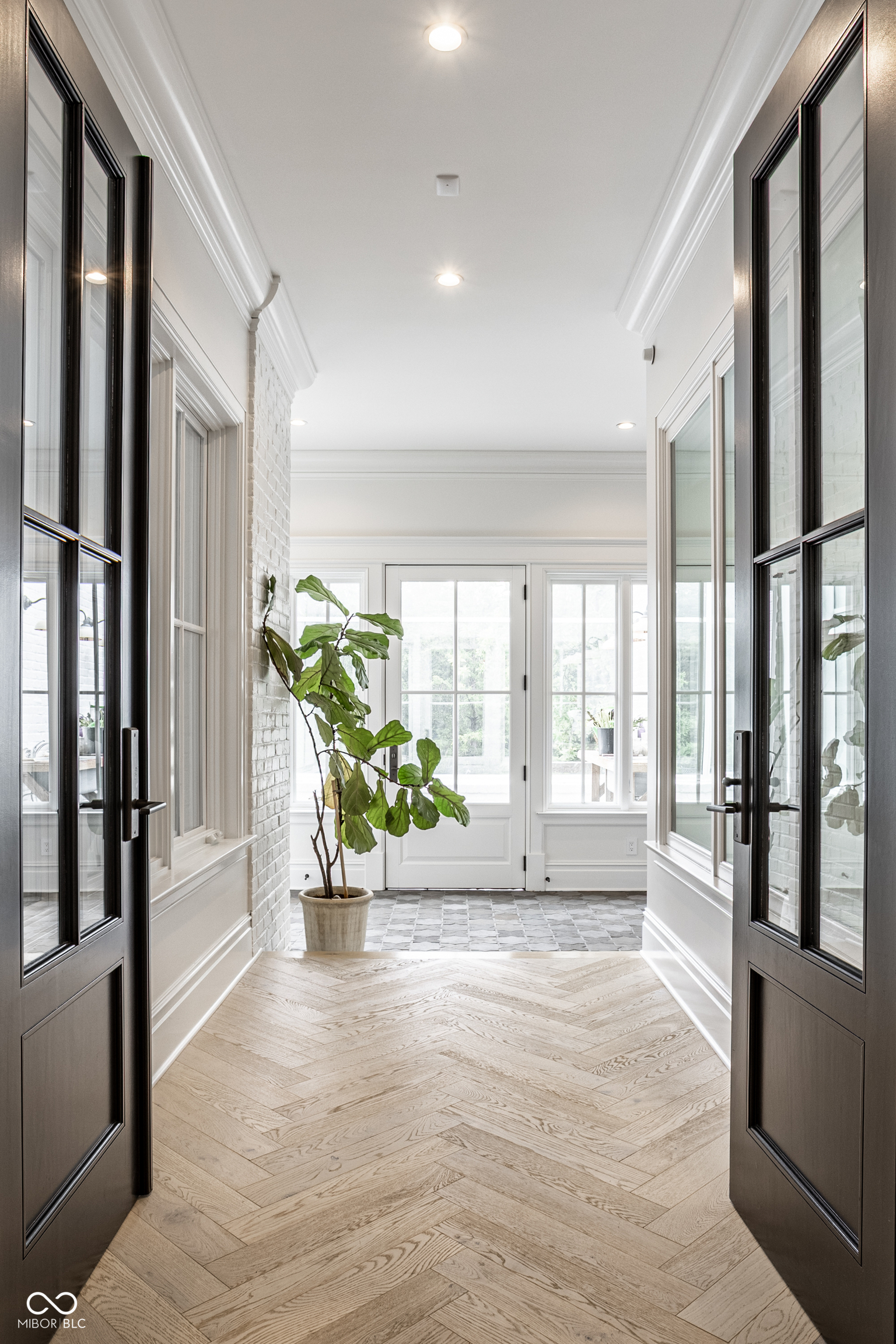 1121 Laurelwood