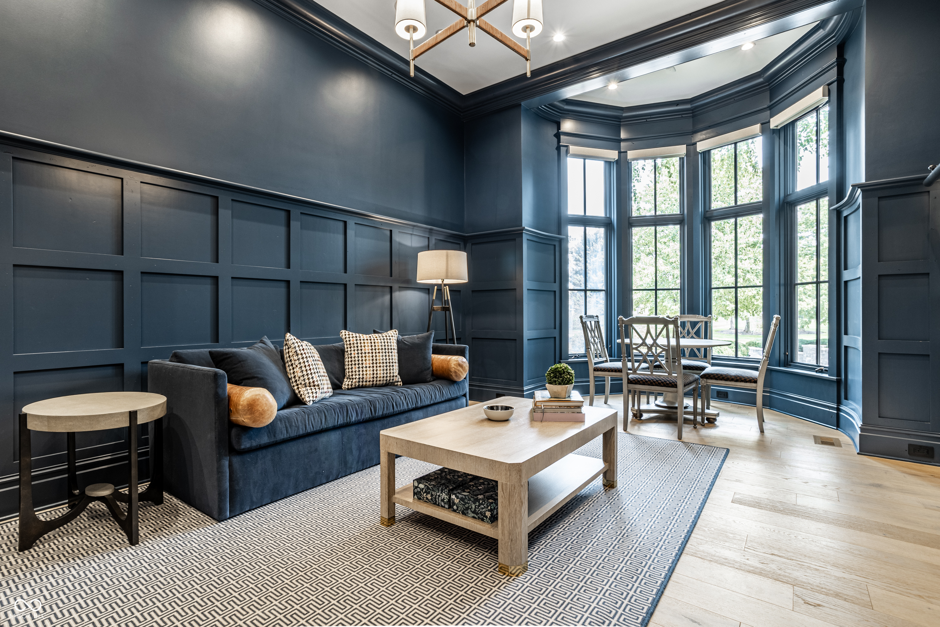 1121 Laurelwood