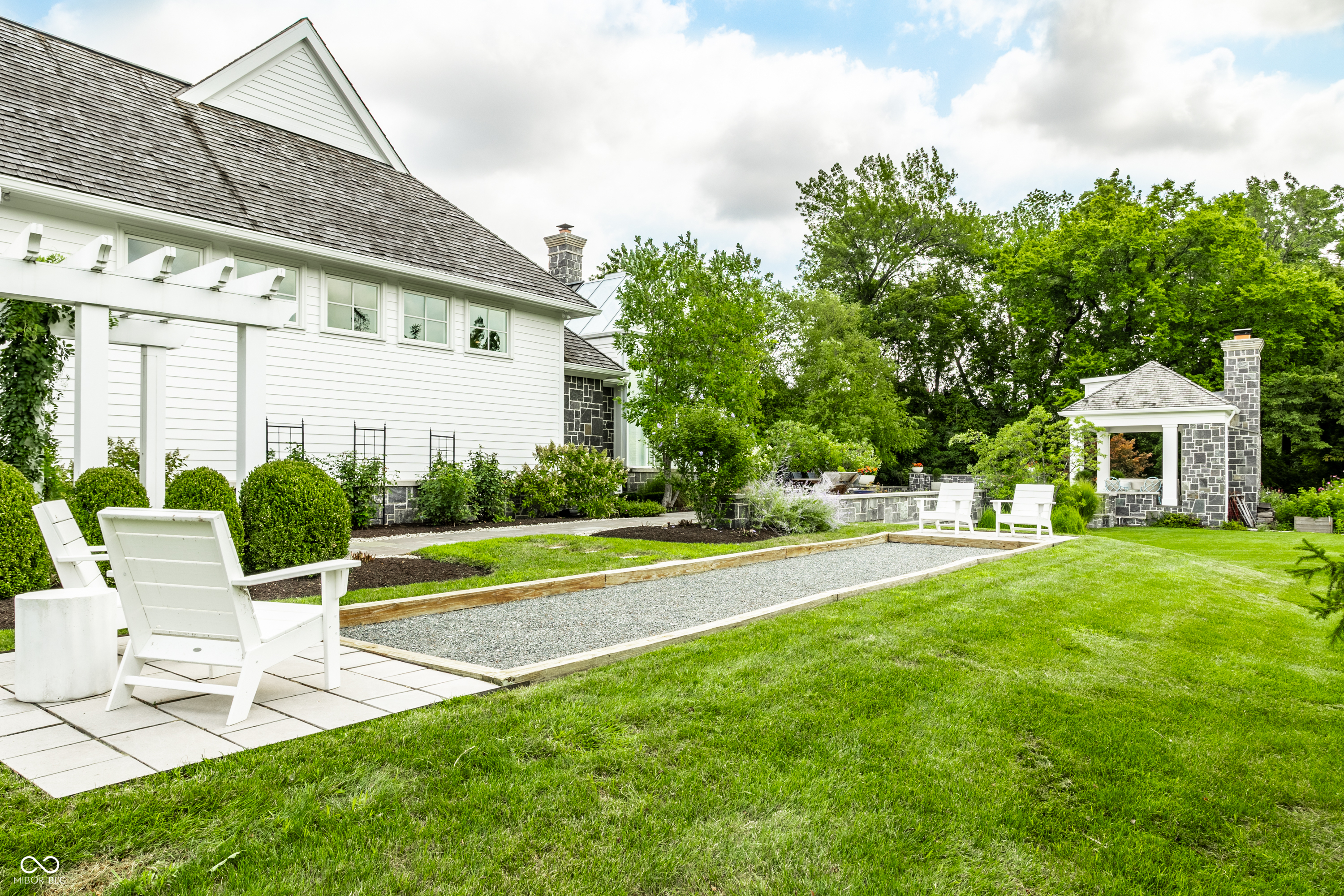 1121 Laurelwood
