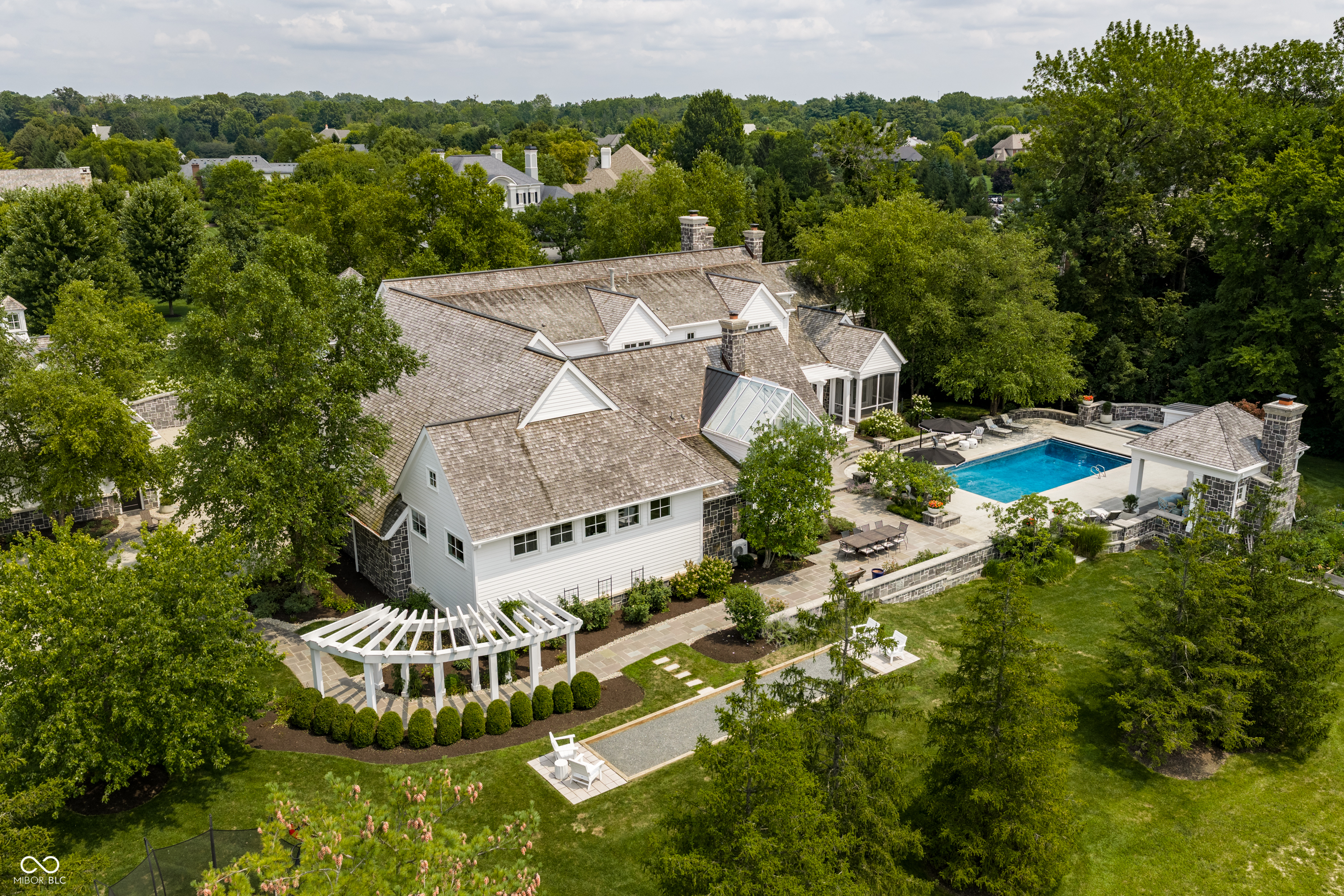 1121 Laurelwood
