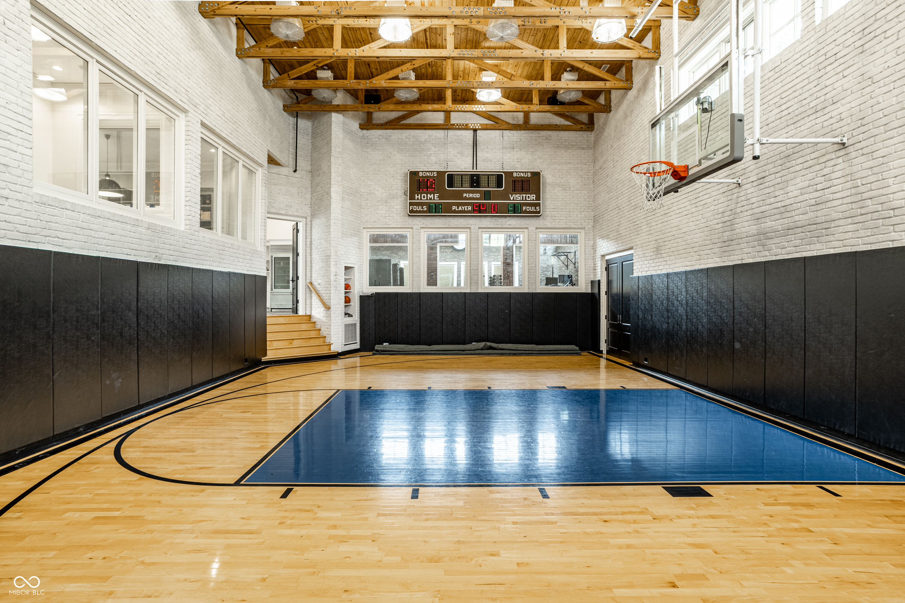 1121 Laurelwood