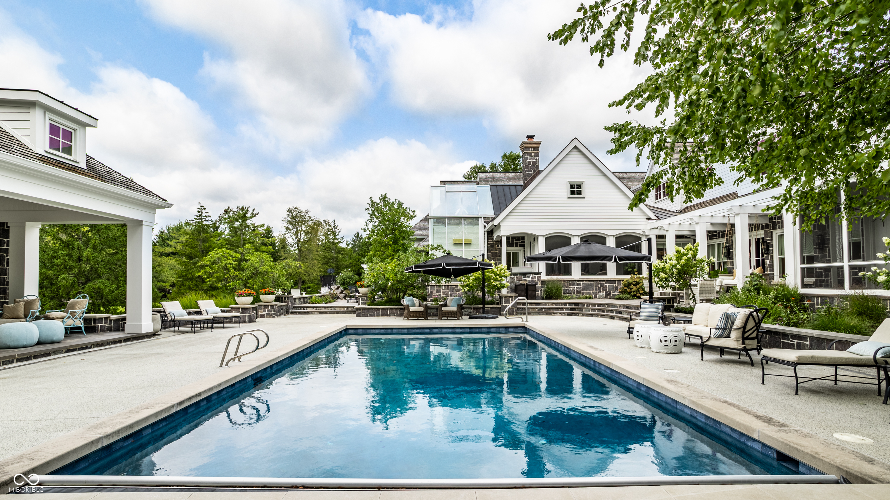 1121 Laurelwood