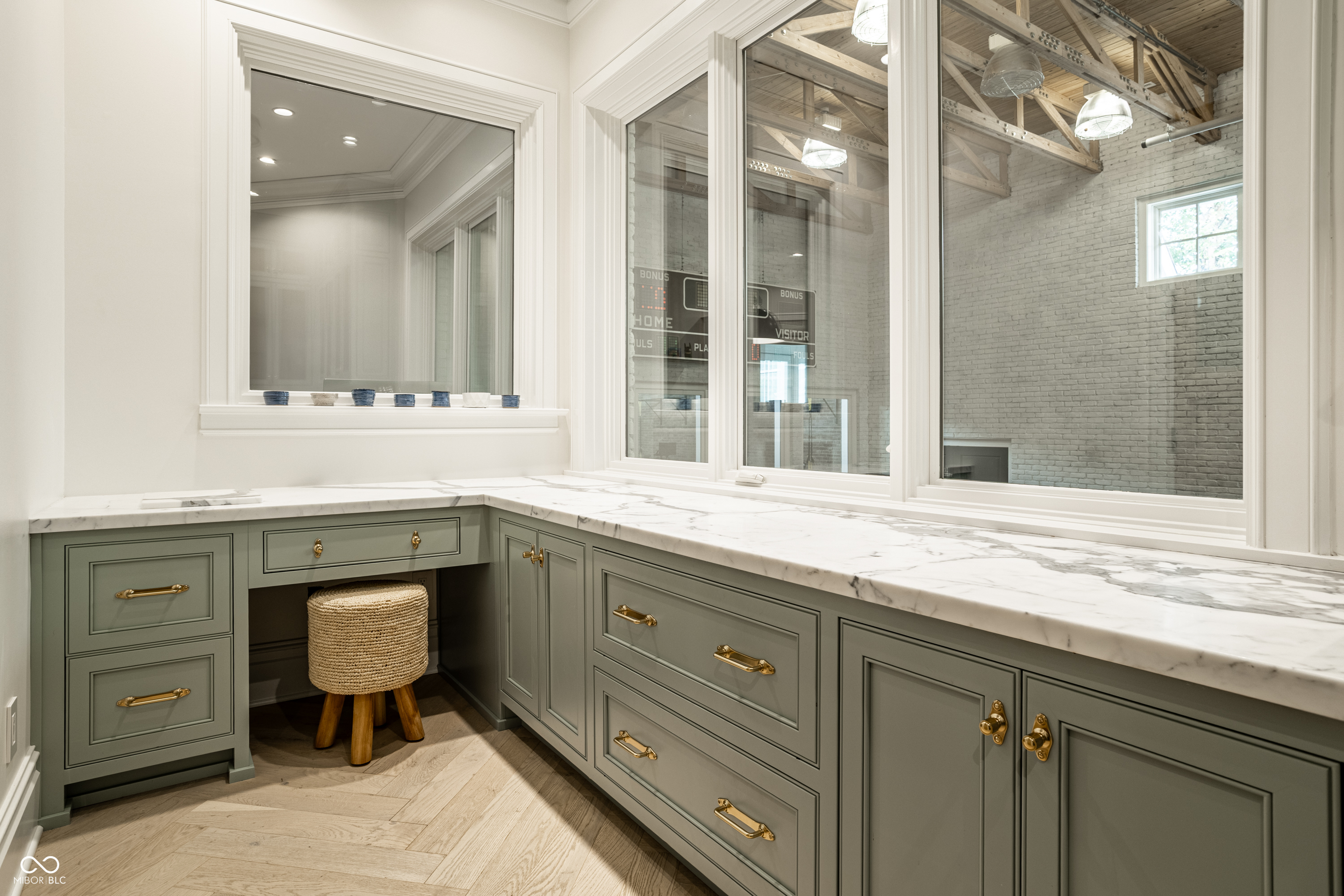 1121 Laurelwood