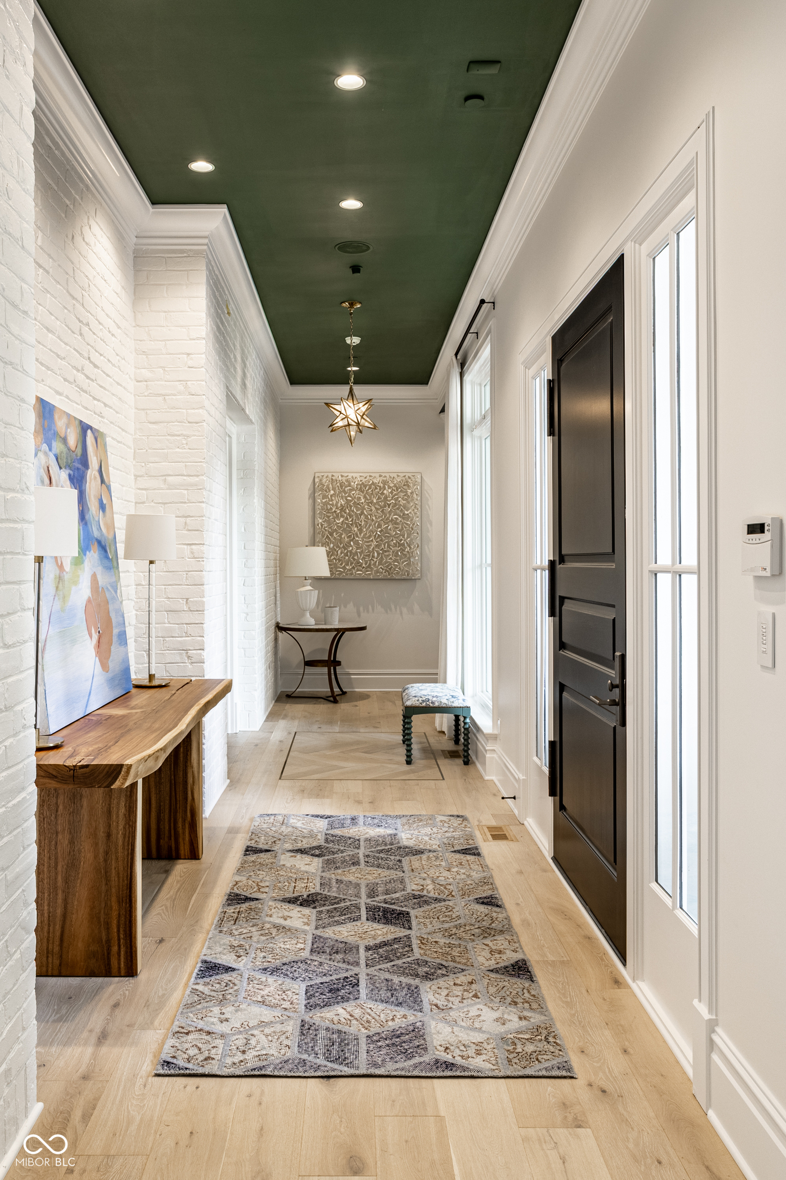 1121 Laurelwood