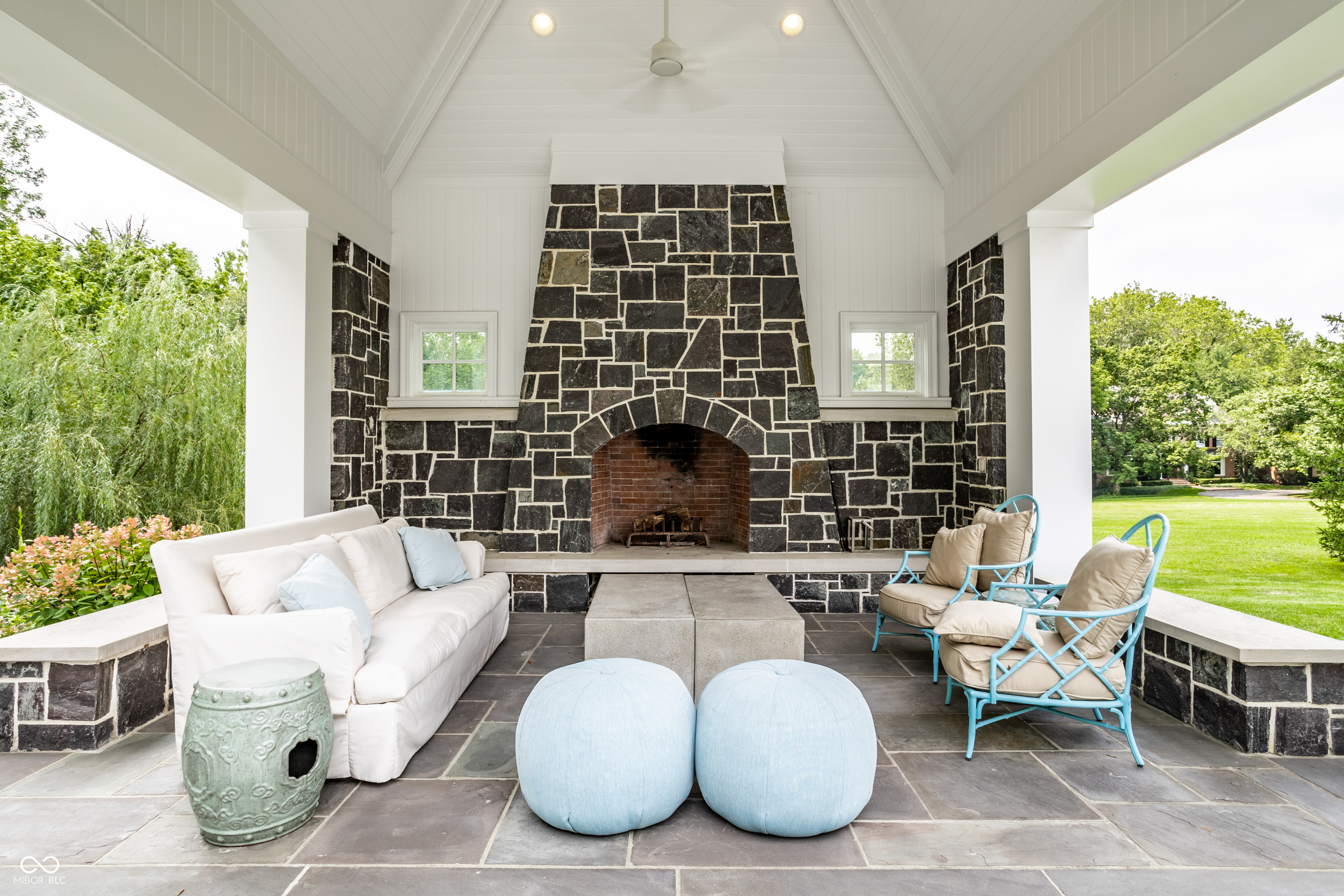 1121 Laurelwood