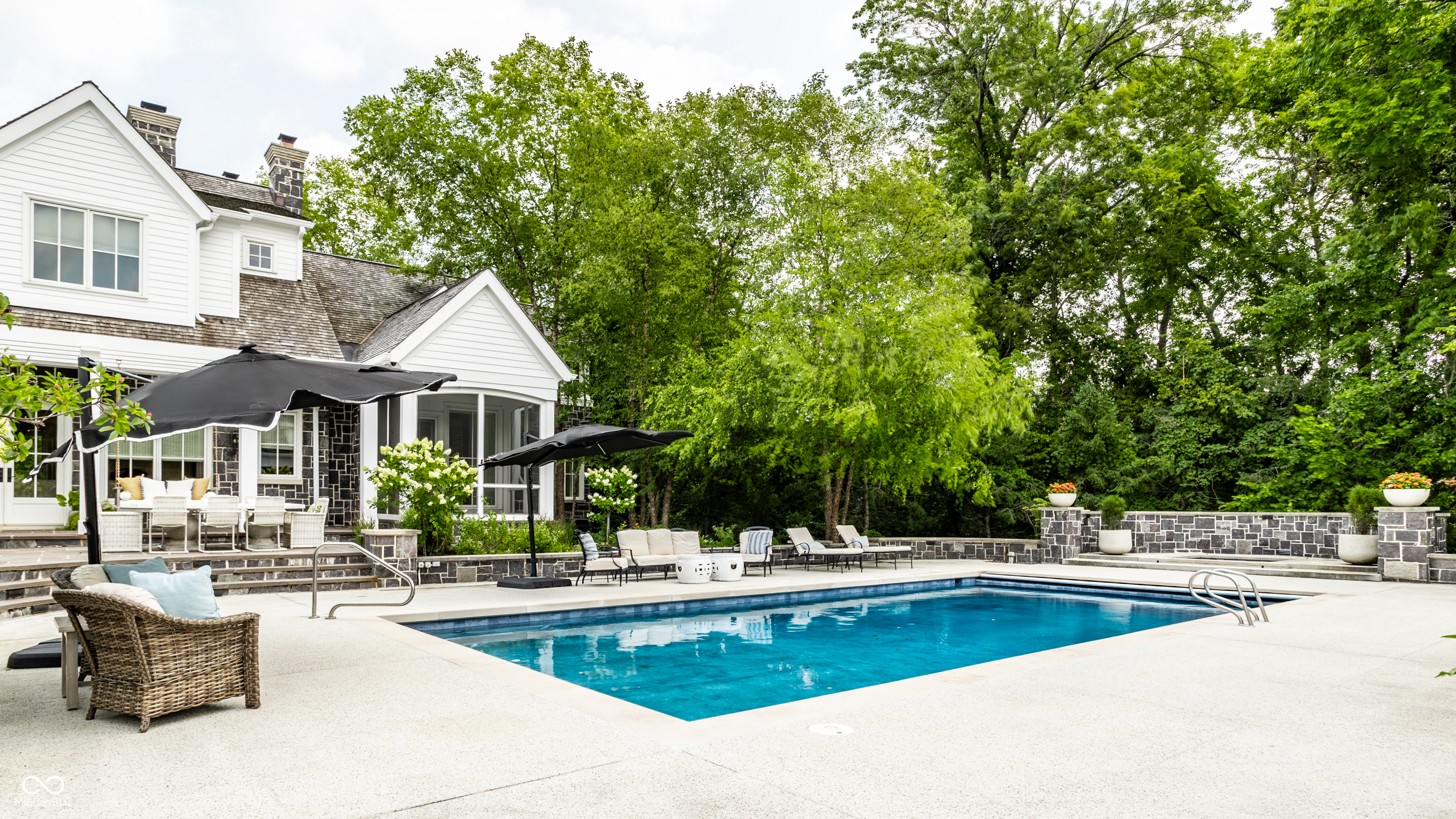 1121 Laurelwood