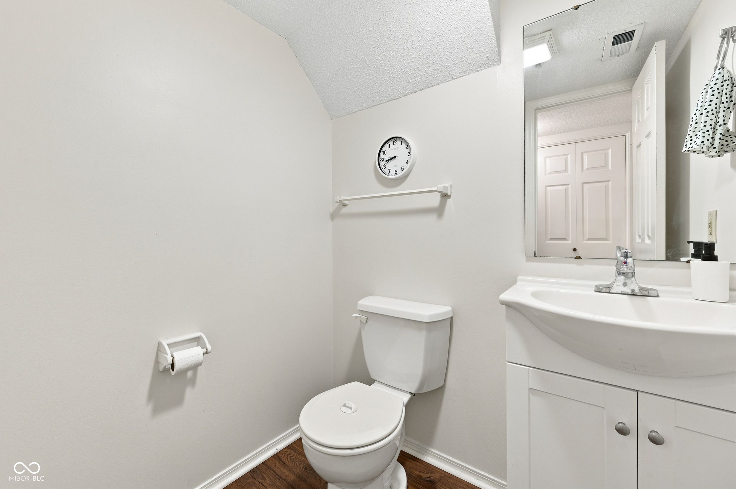 8341 Chapel Pines