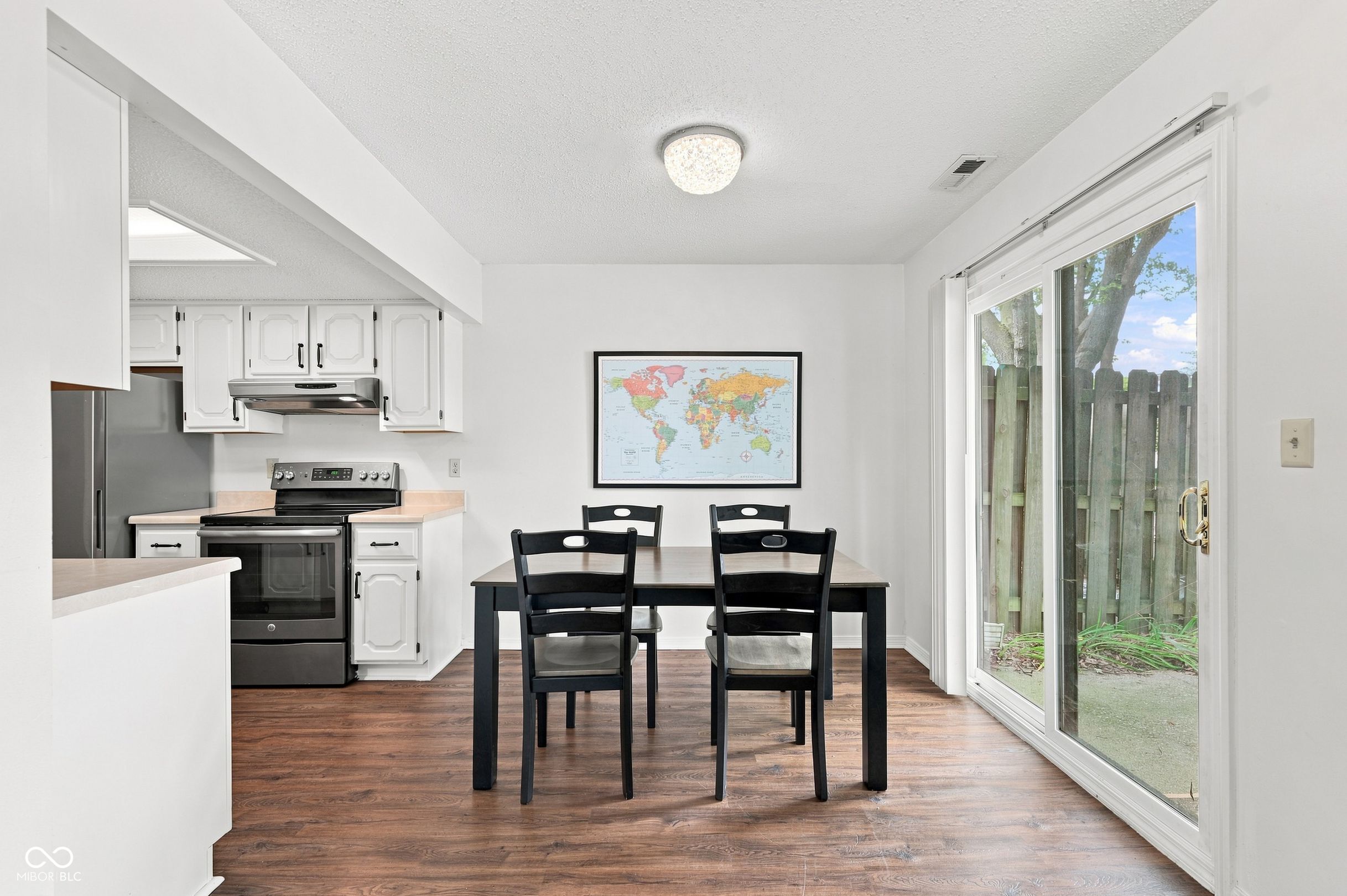 8341 Chapel Pines