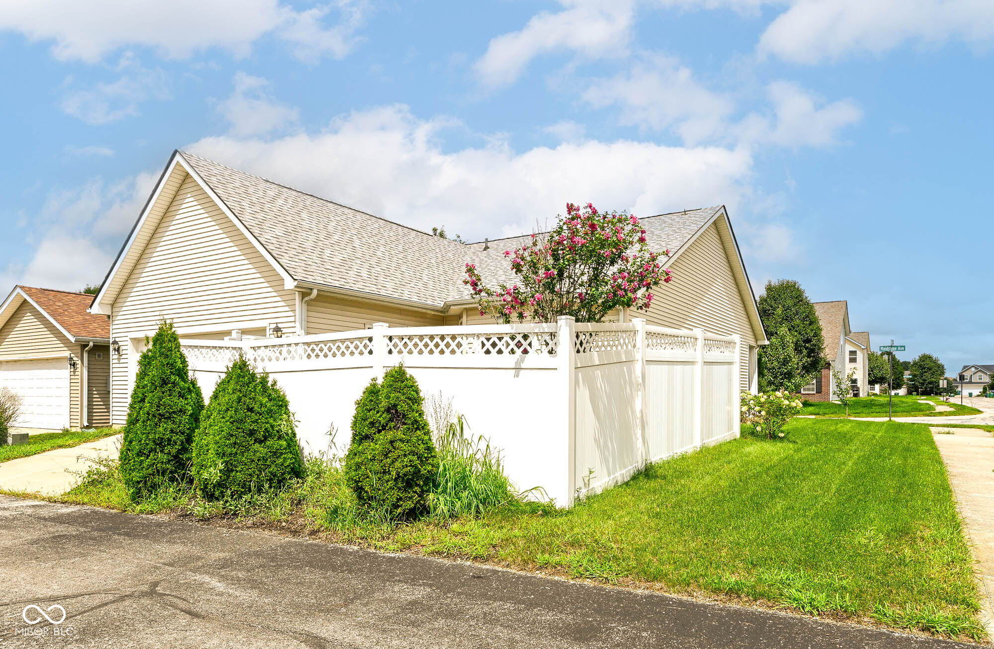 871 Maidstone Avenue