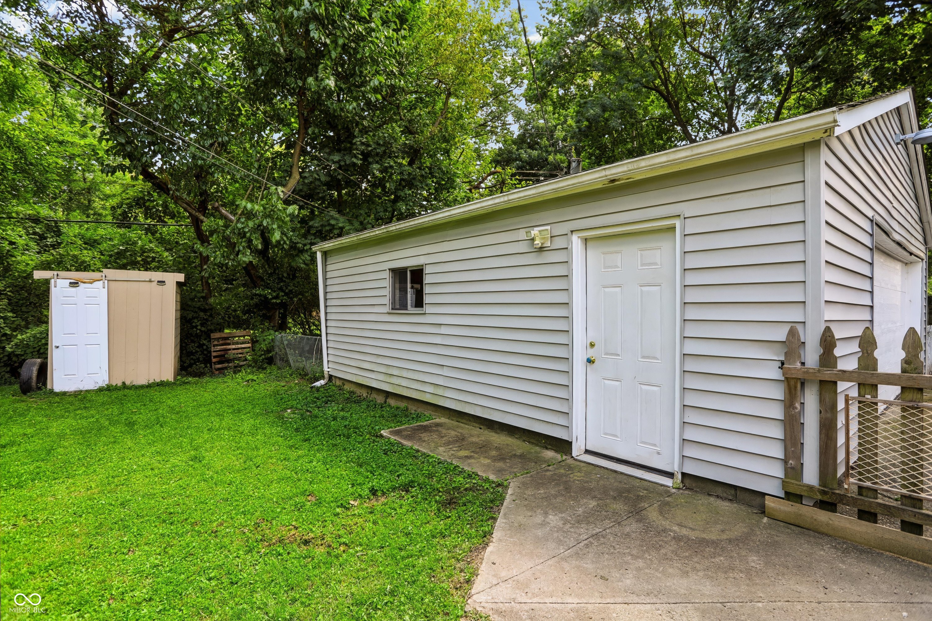 7105 Hague Road
