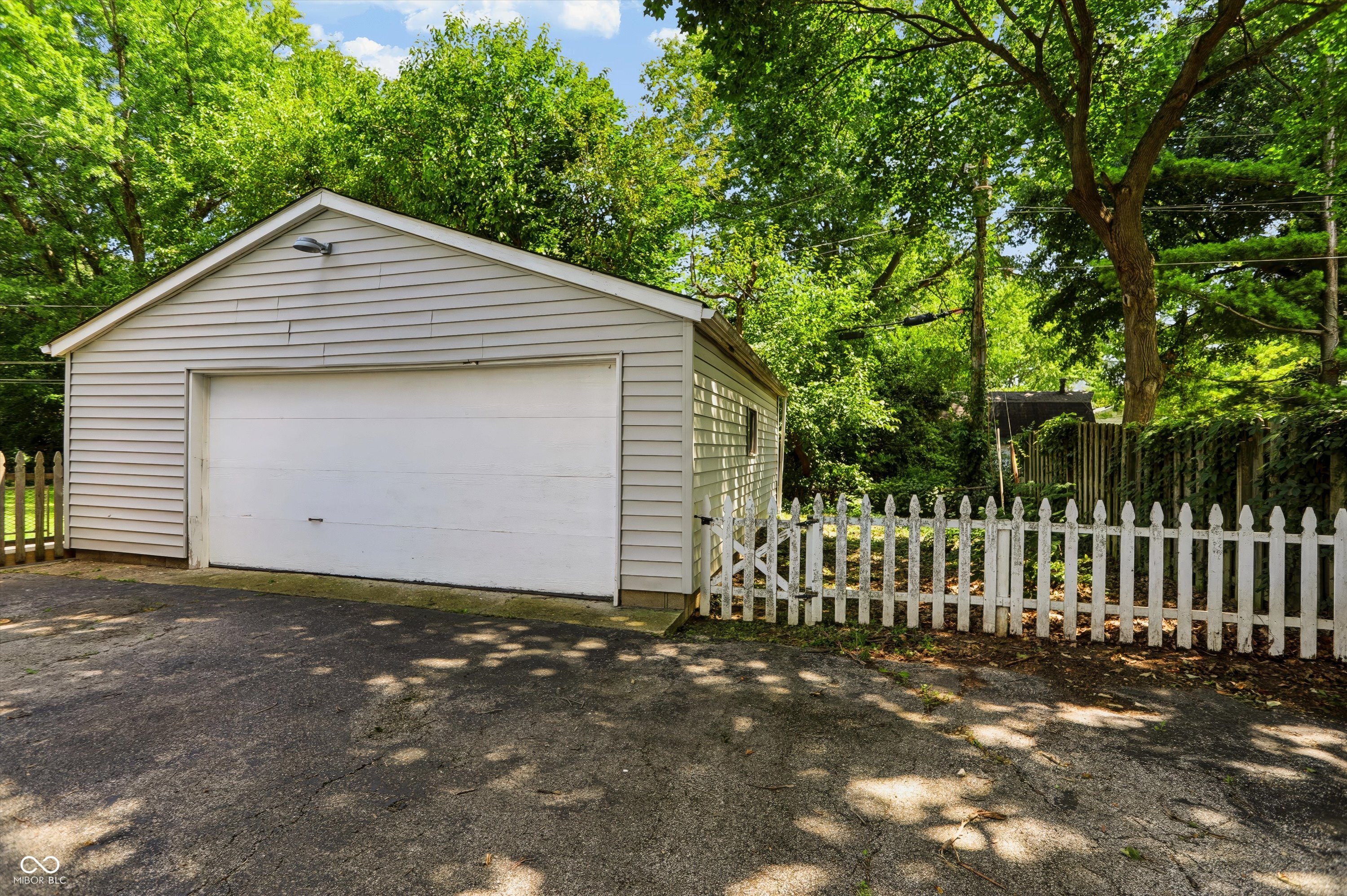 7105 Hague Road