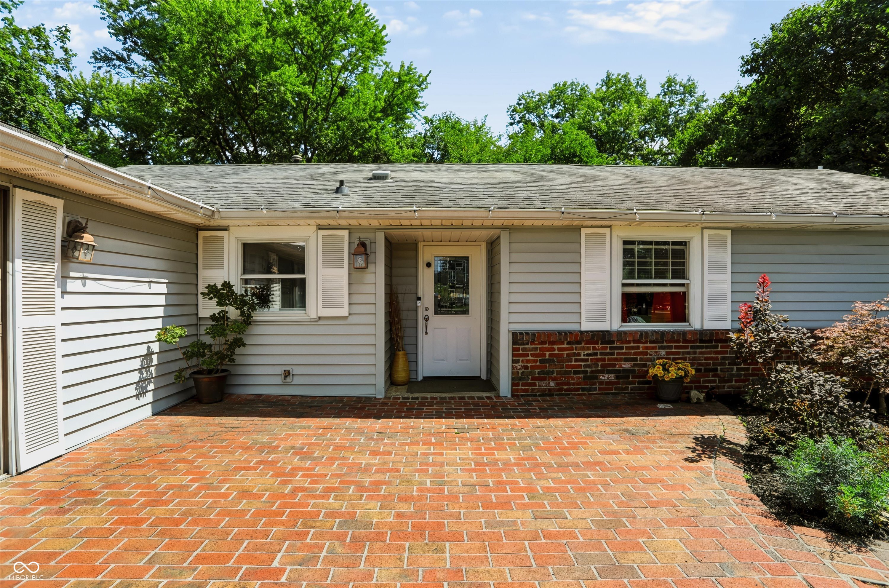 7105 Hague Road