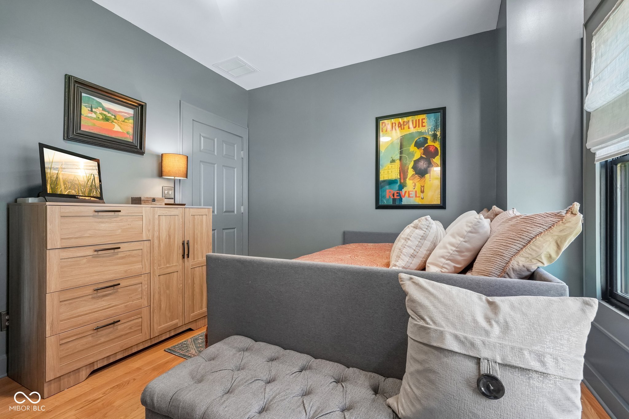 85 E Poplar