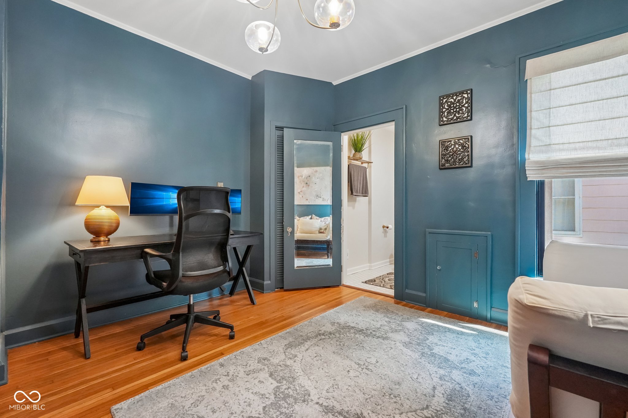 85 E Poplar