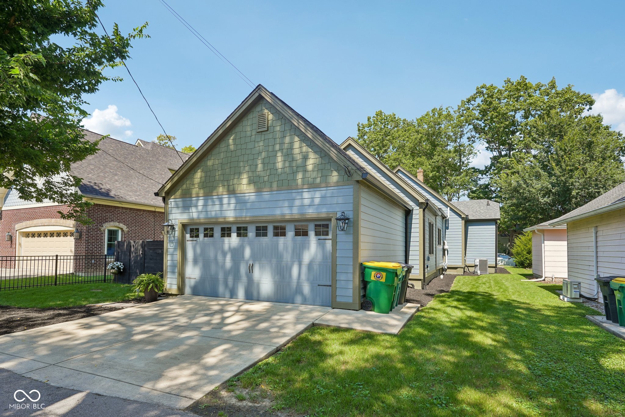 85 E Poplar