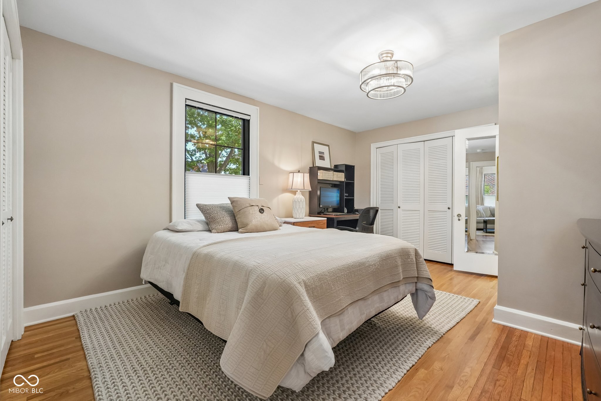 85 E Poplar