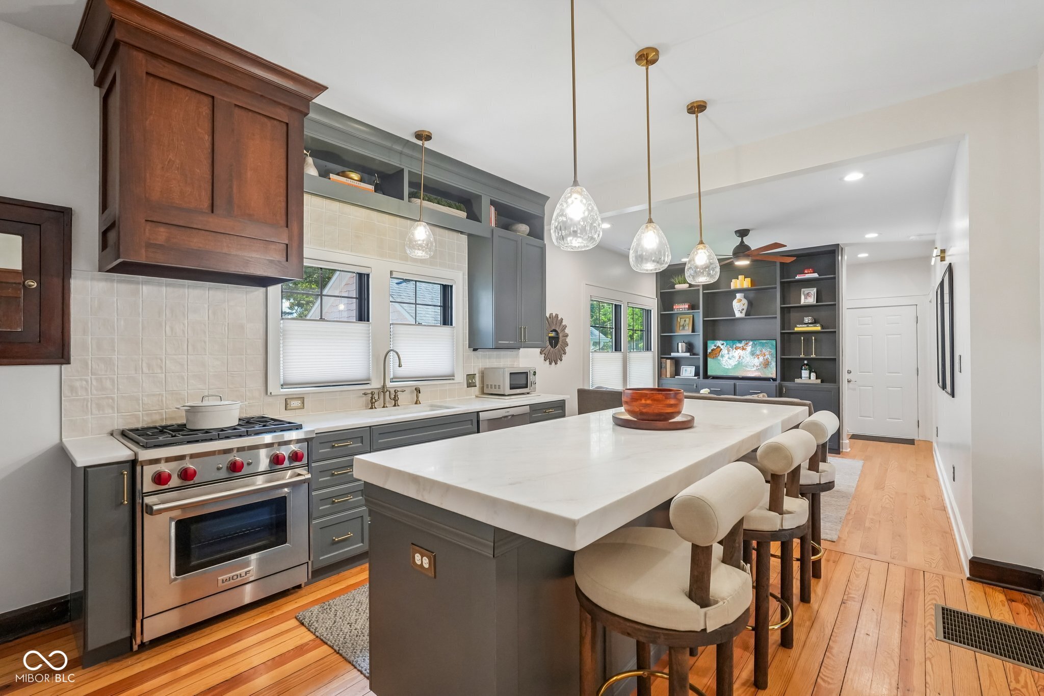 85 E Poplar