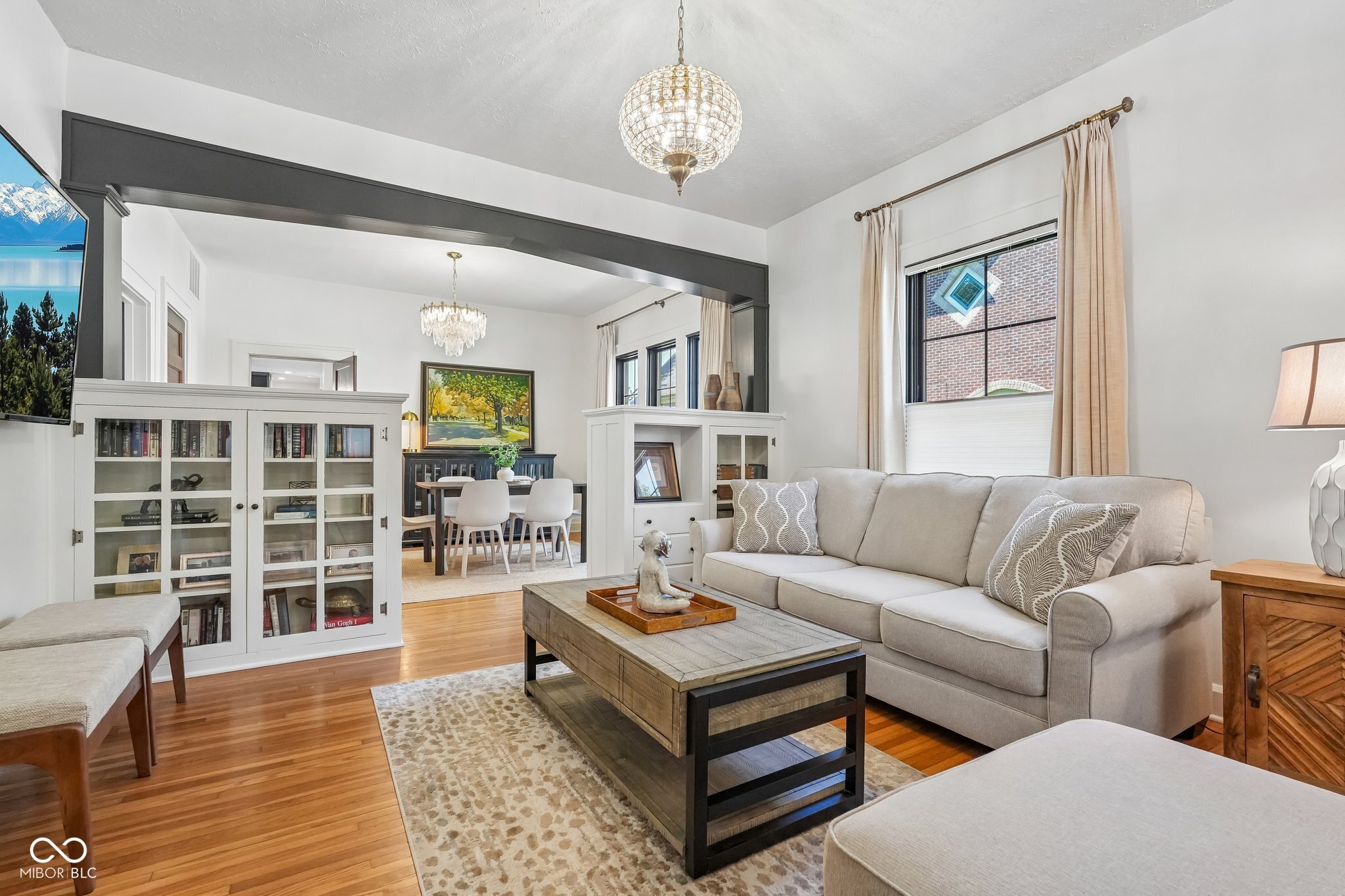 85 E Poplar