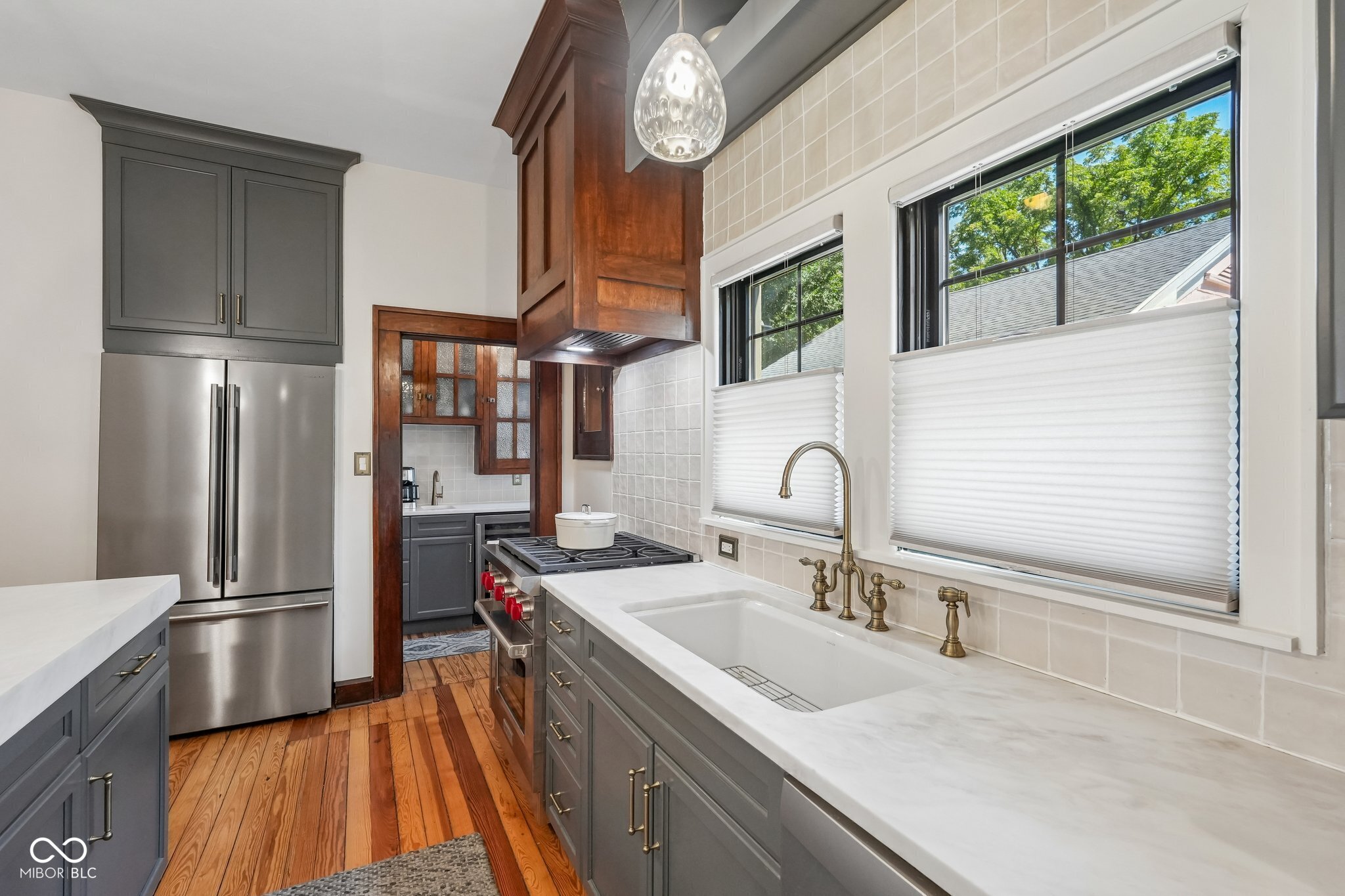 85 E Poplar