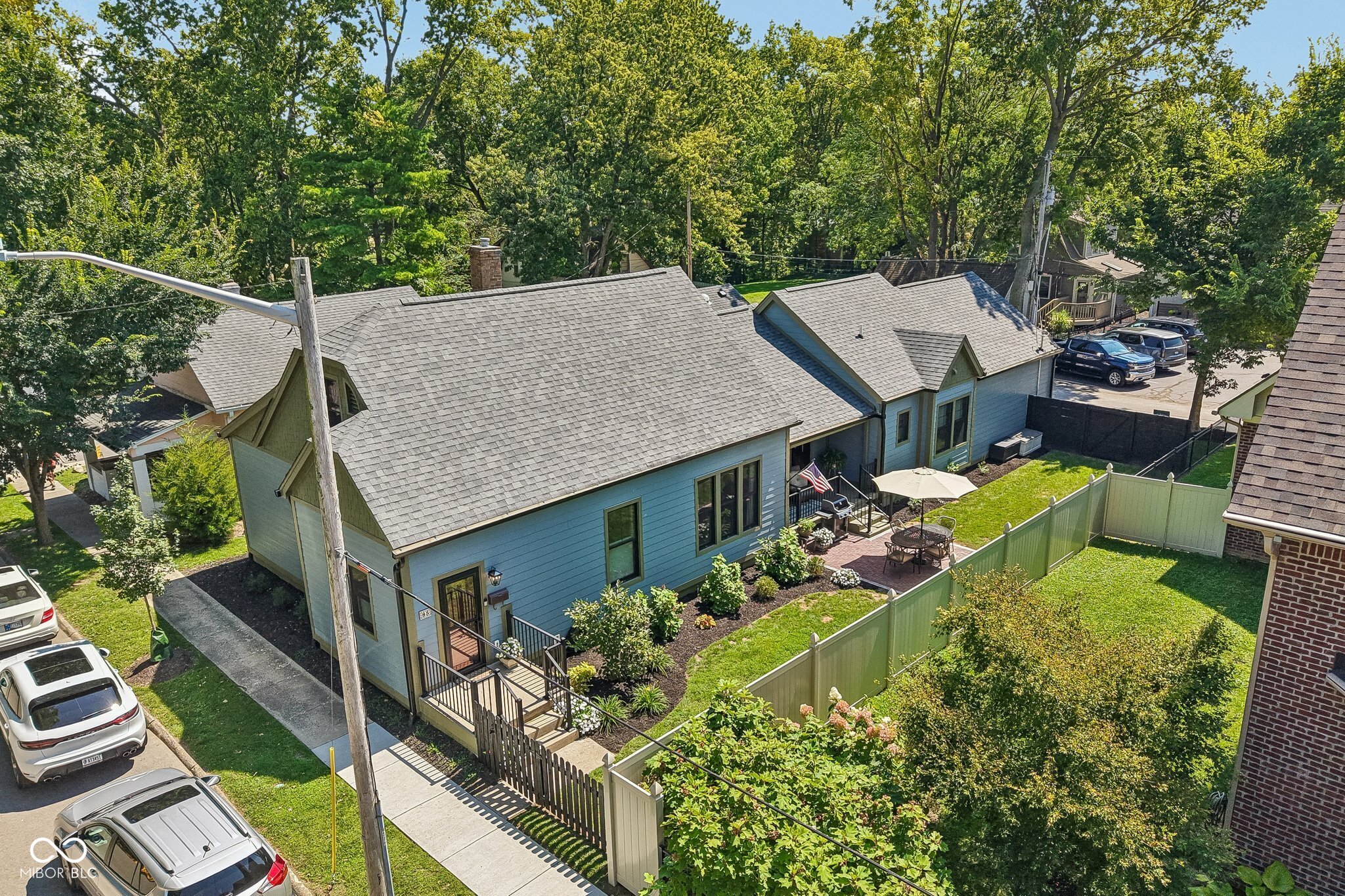 85 E Poplar