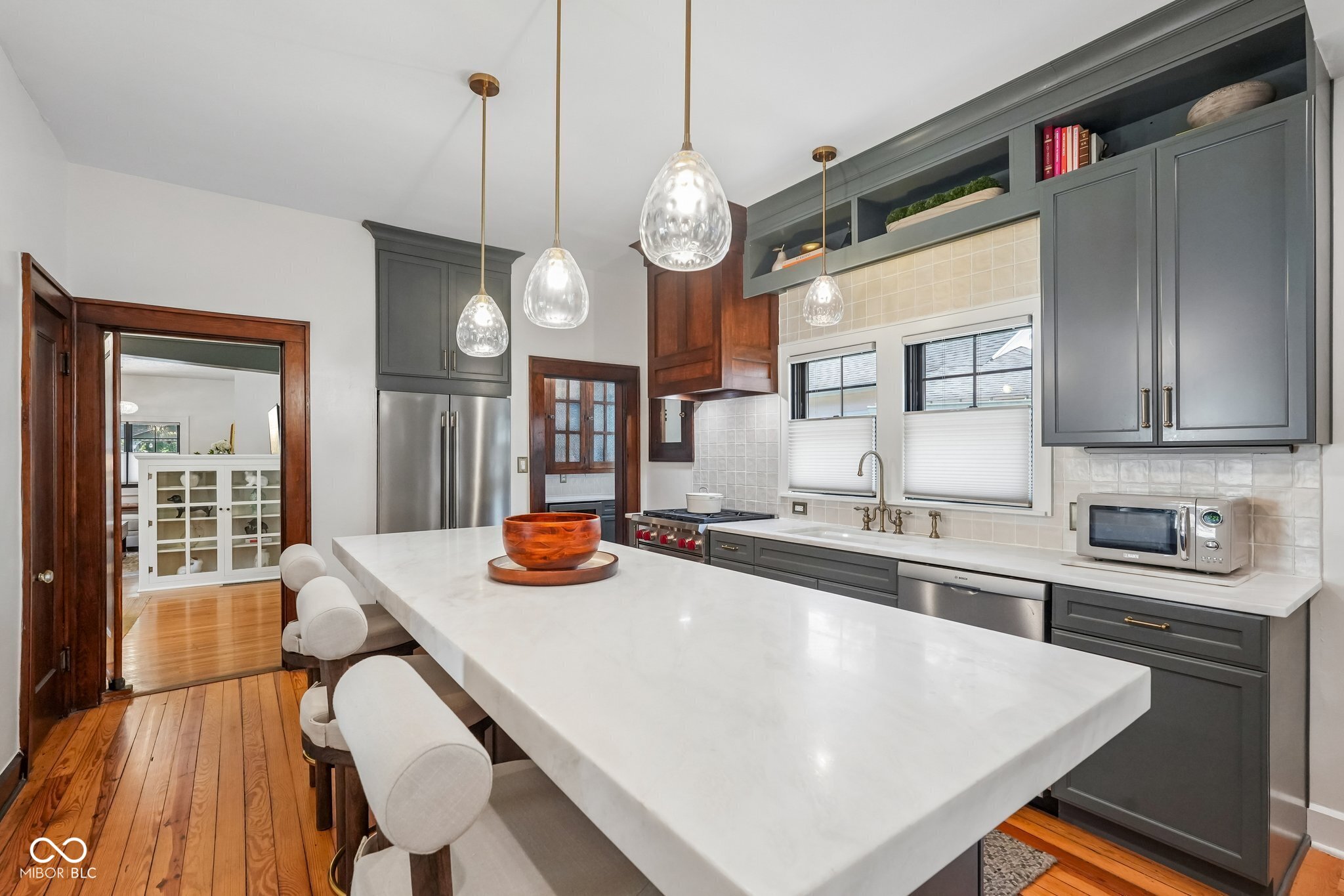 85 E Poplar