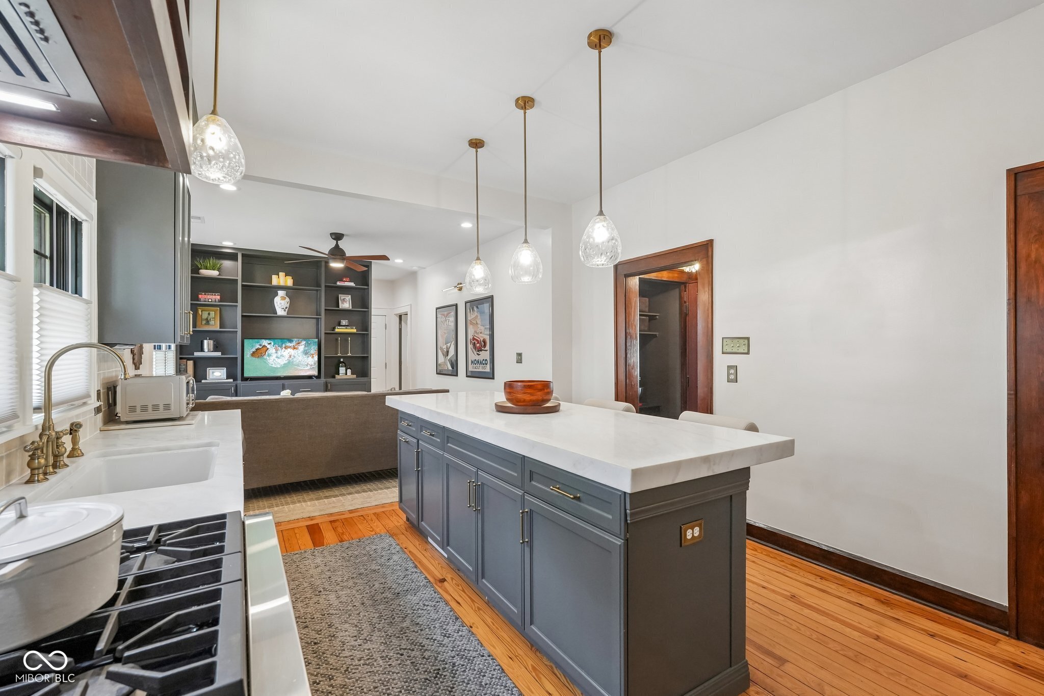 85 E Poplar