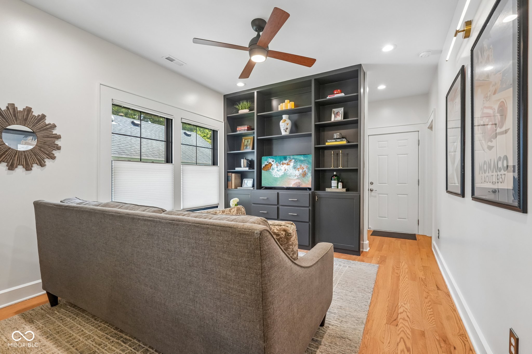 85 E Poplar
