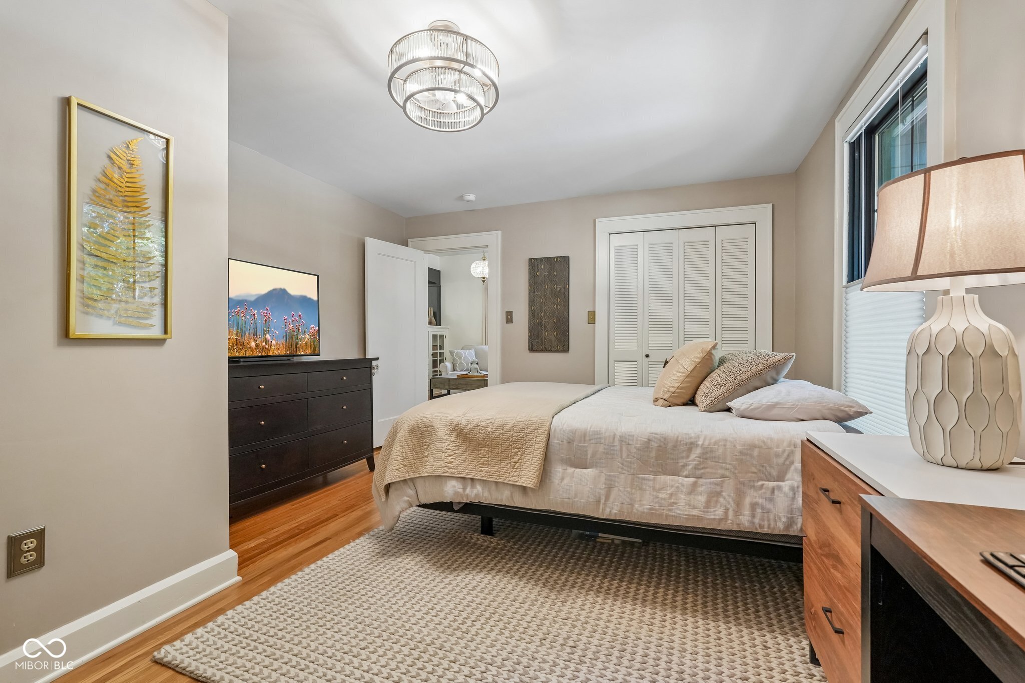 85 E Poplar