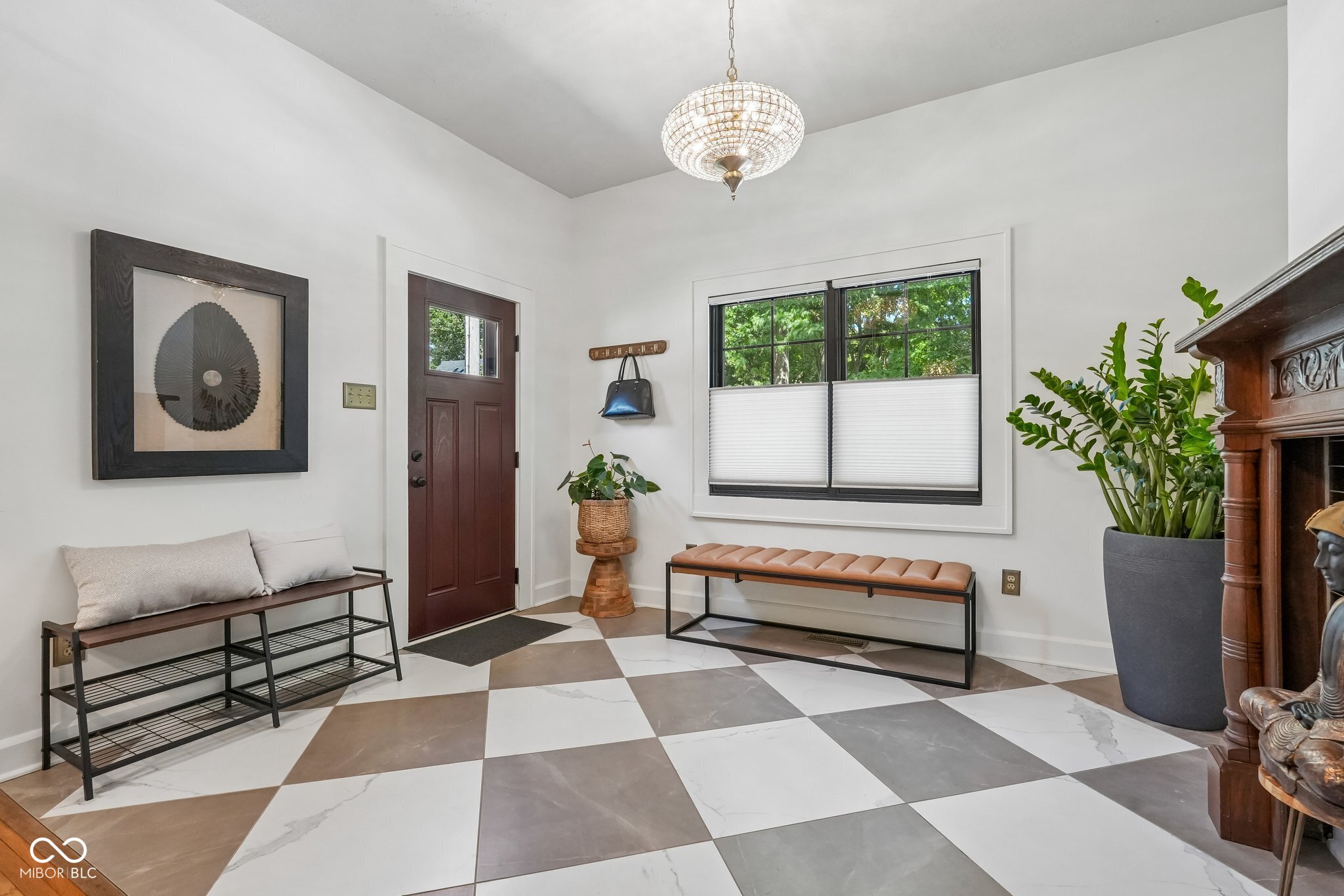 85 E Poplar