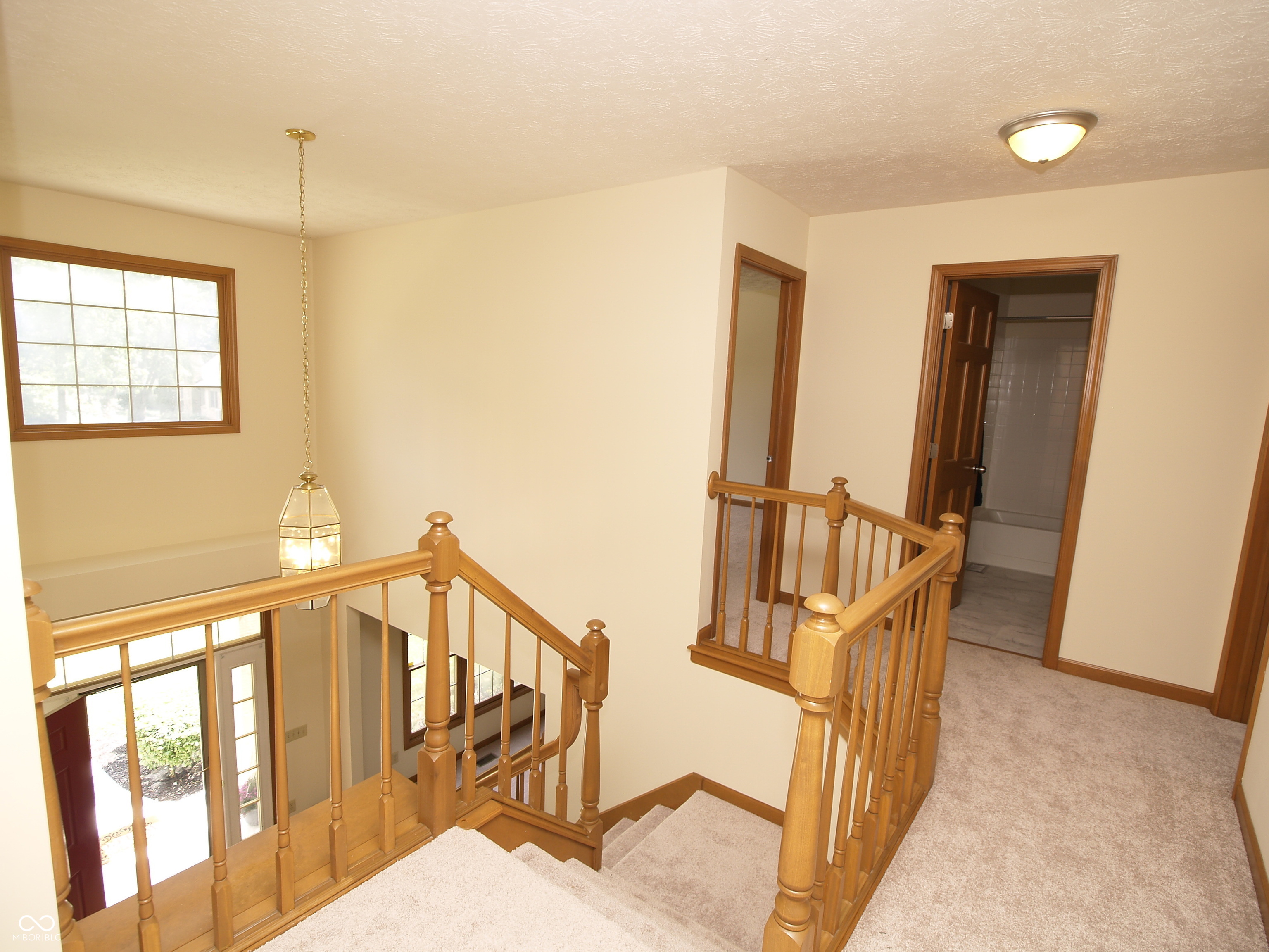 10350 Foxwood Drive W