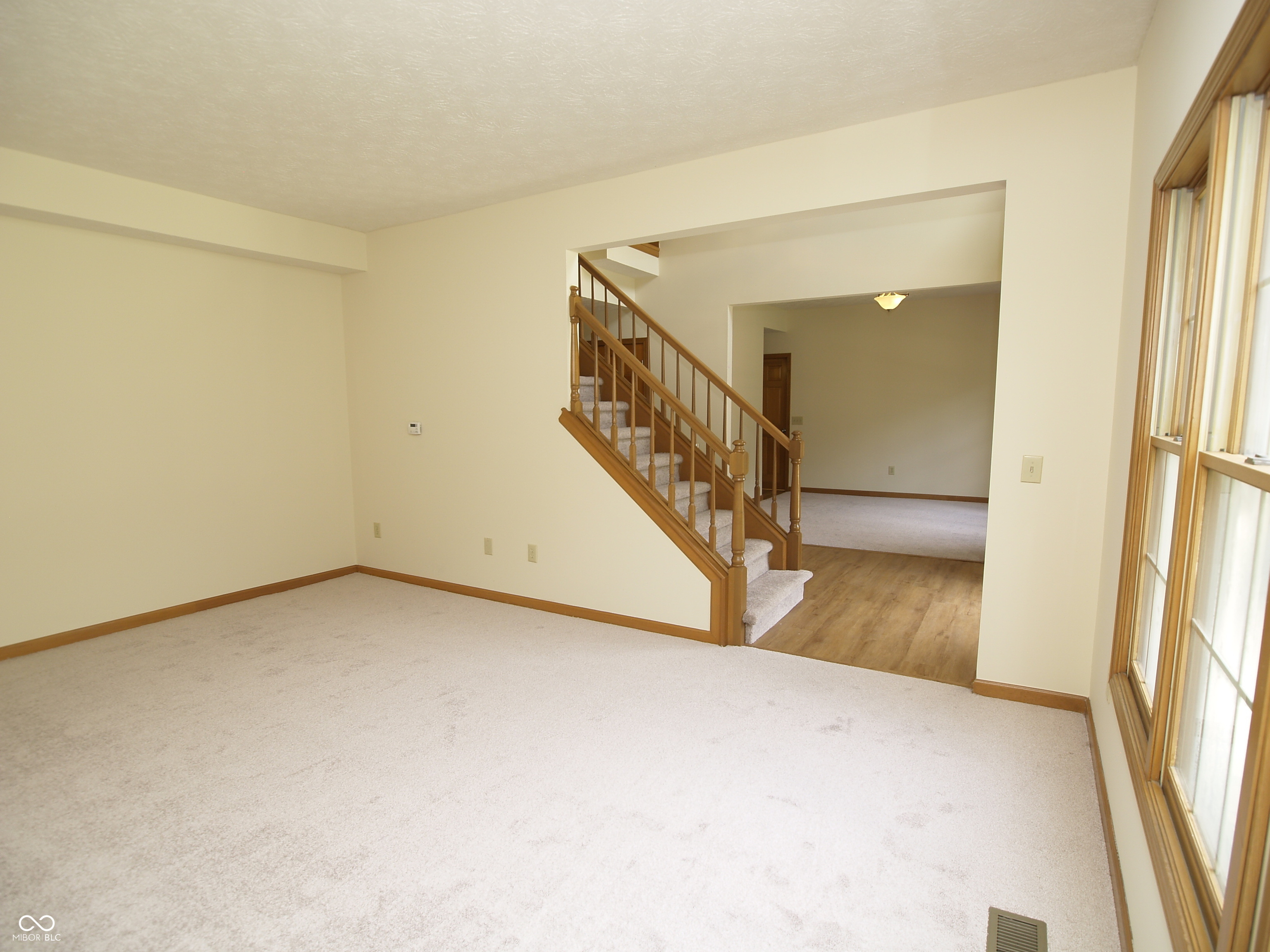 10350 Foxwood Drive W