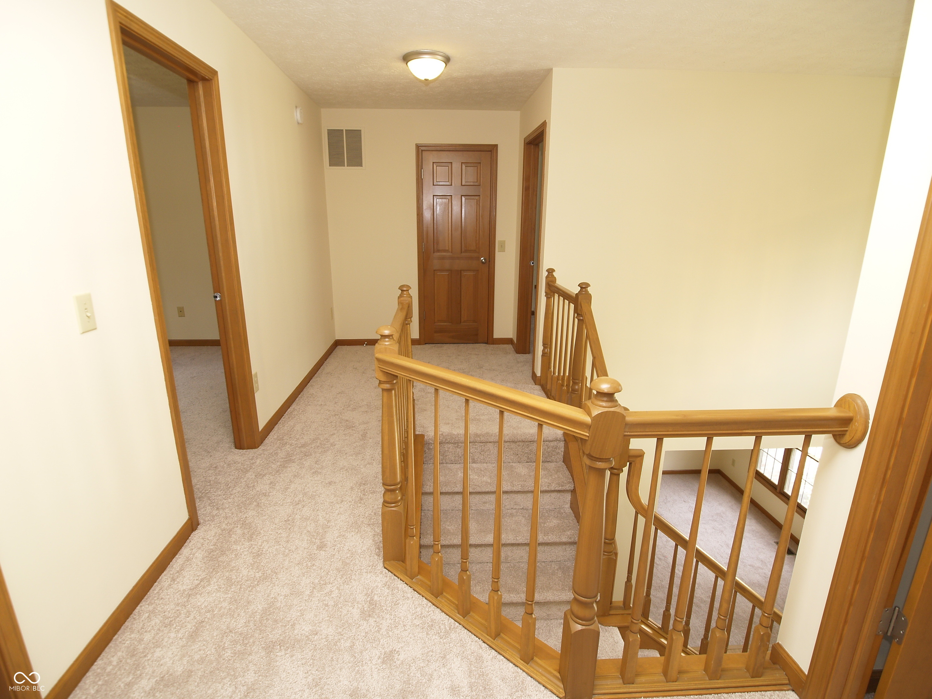 10350 Foxwood Drive W