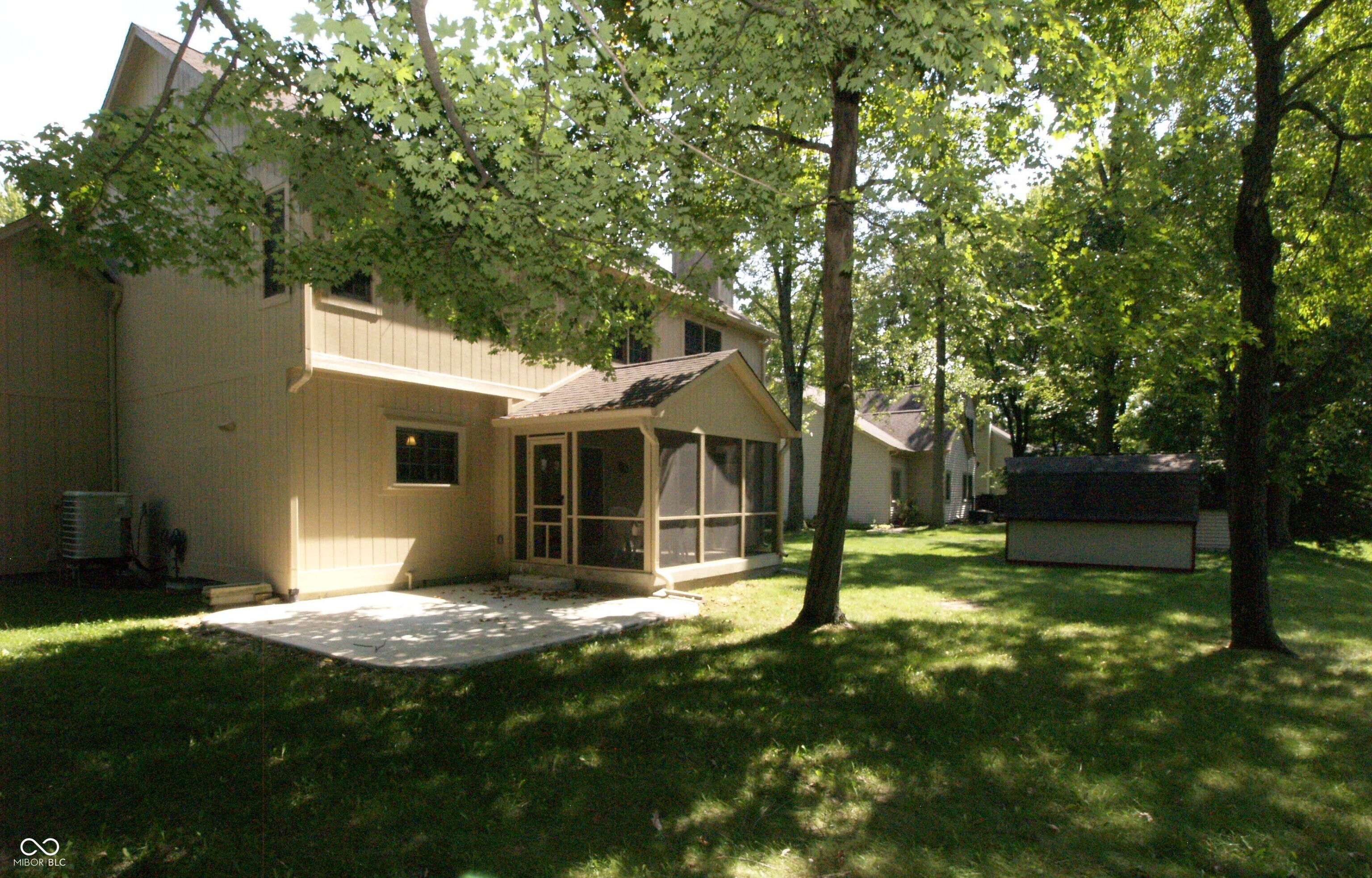 10350 Foxwood Drive W
